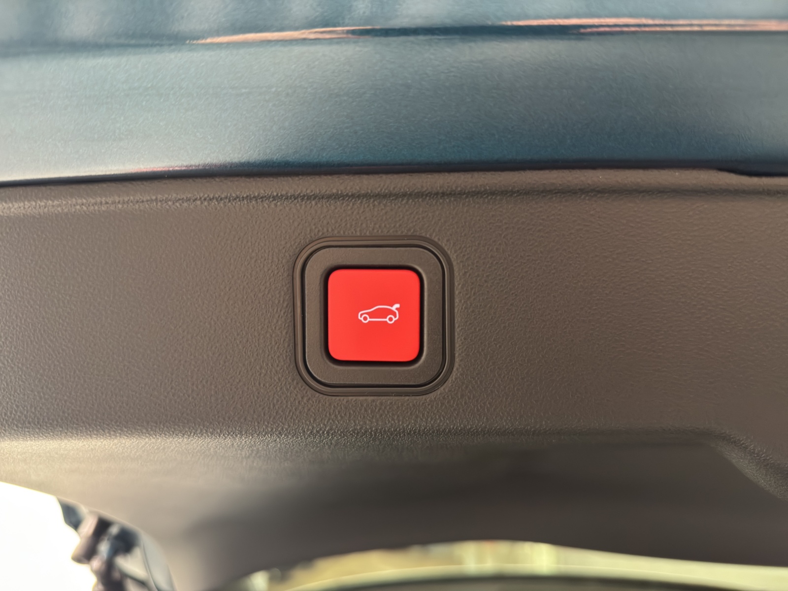 FIAT 600 1.2 Hybrid 145 Sport-image-11