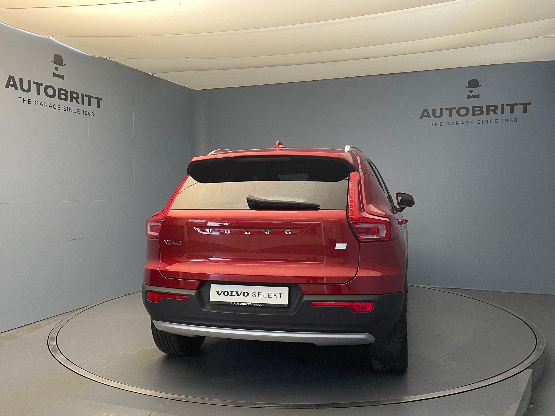 VOLVO XC40 1.5 T4 PiH Inscription Expression-image-3