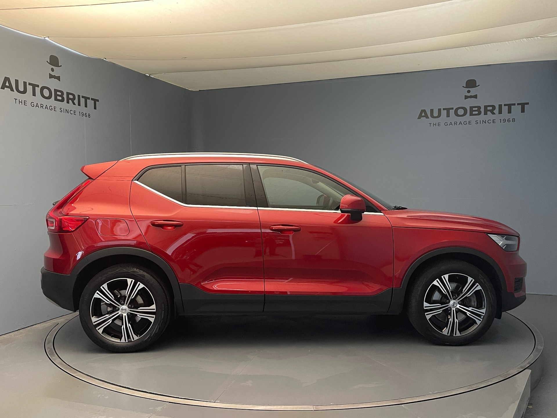 VOLVO XC40 1.5 T4 PiH Inscription Expression-image-2