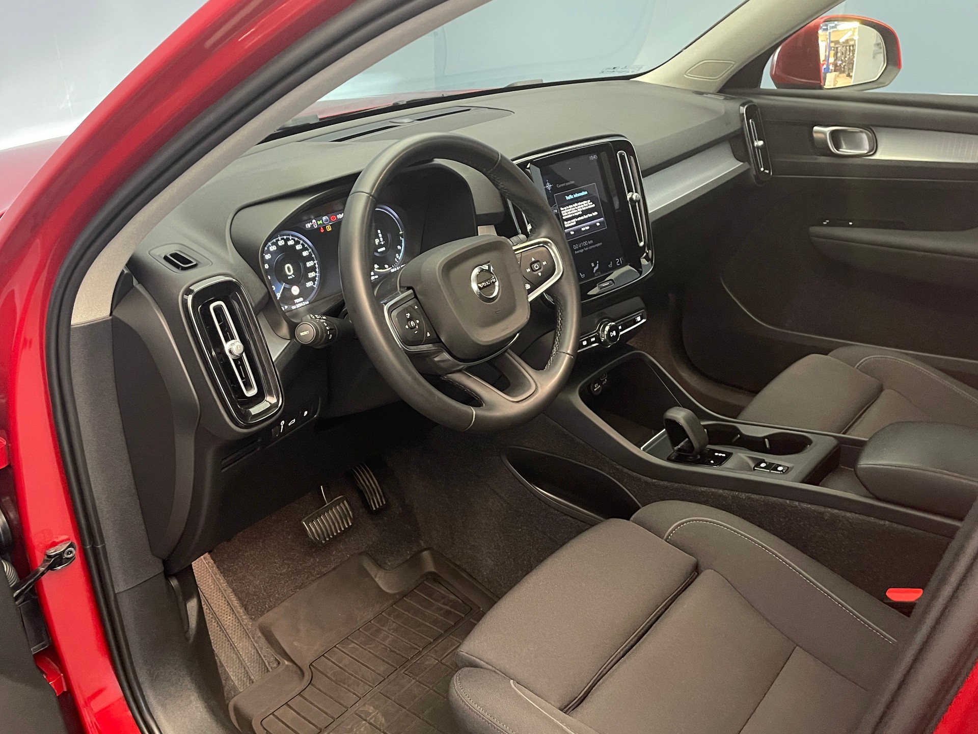 VOLVO XC40 1.5 T4 PiH Inscription Expression-image-9