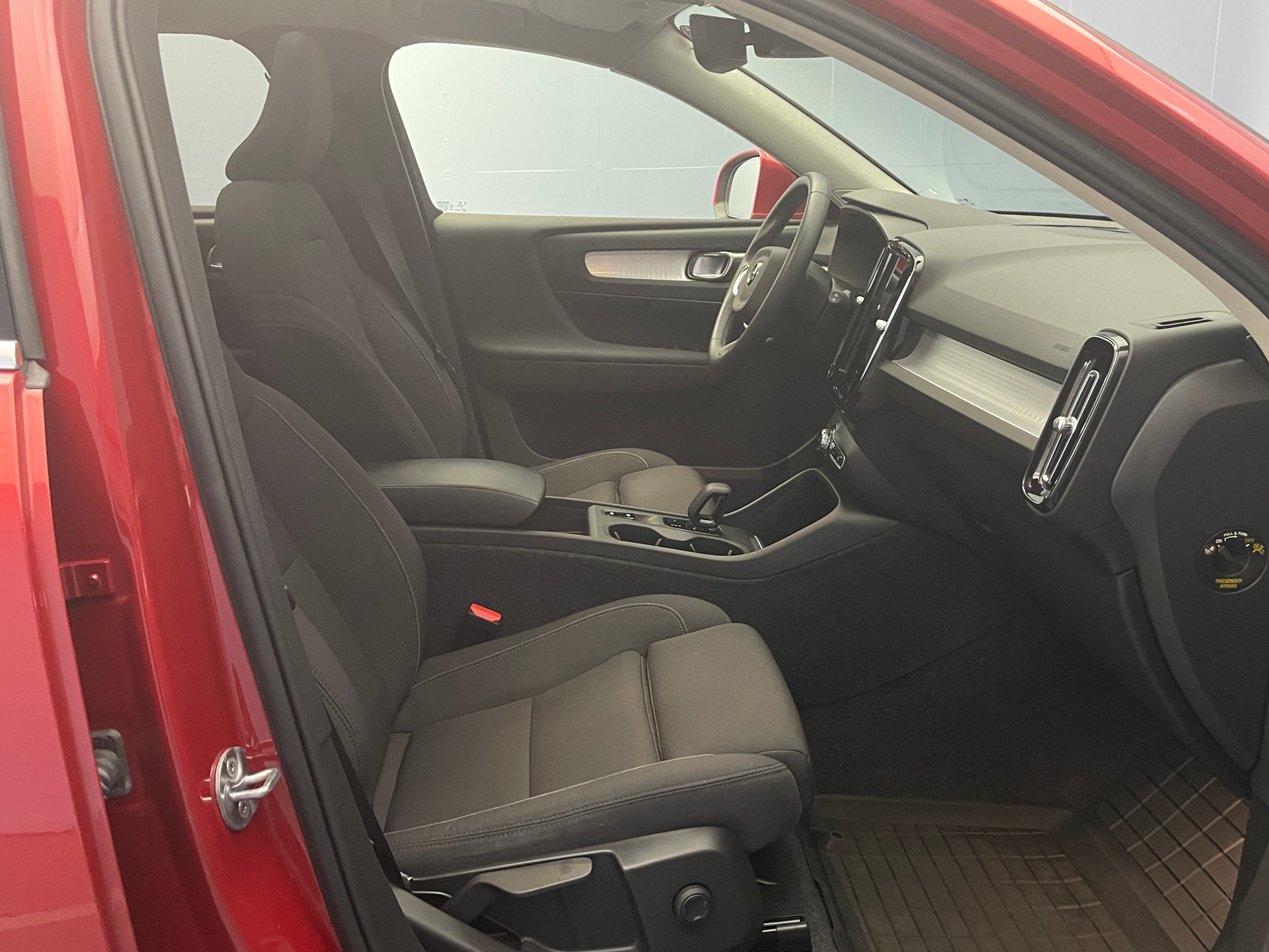 VOLVO XC40 1.5 T4 PiH Inscription Expression-image-6