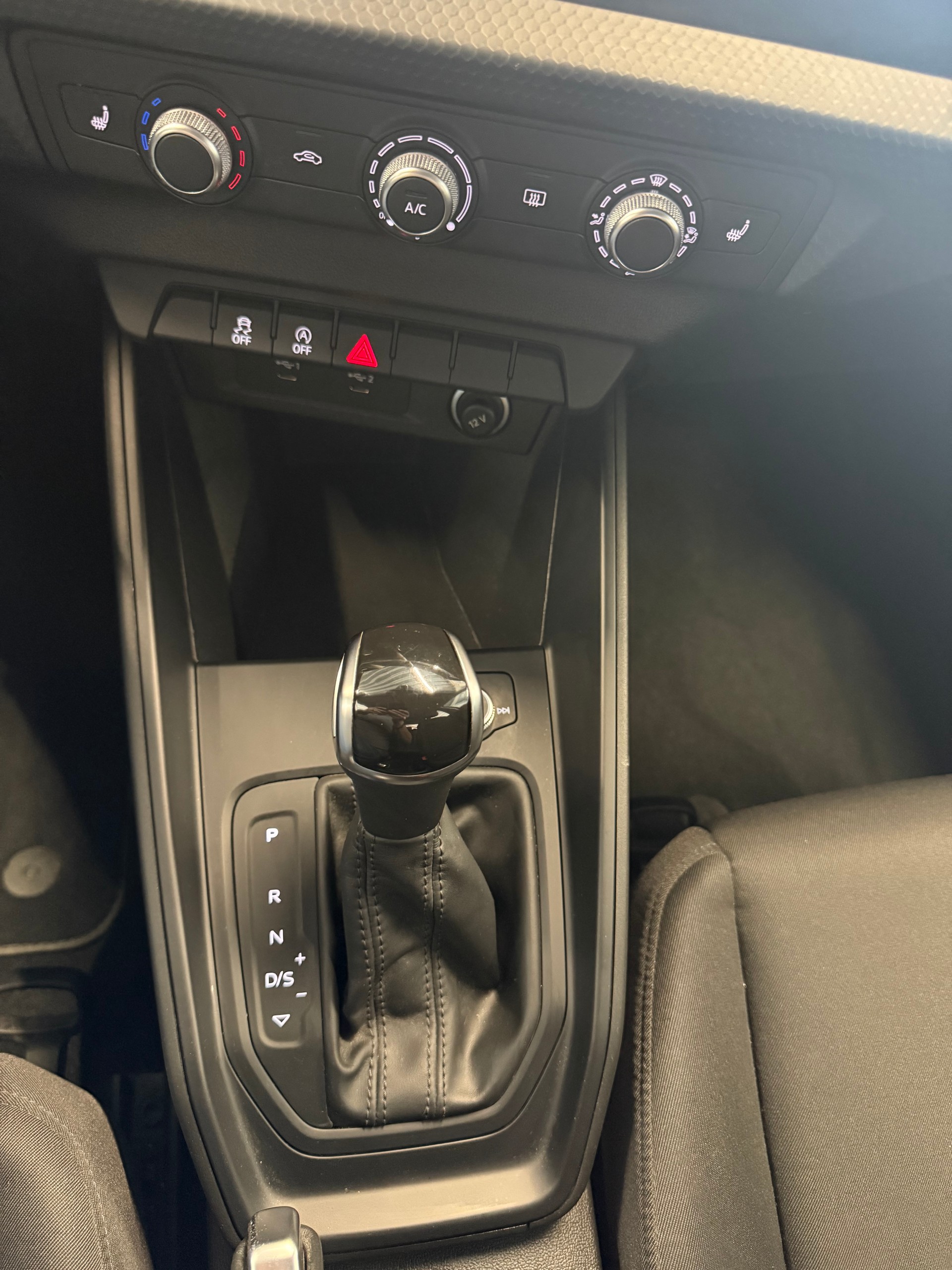 AUDI A1 Sportback 30 TFSI Attraction S-tronic-image-15