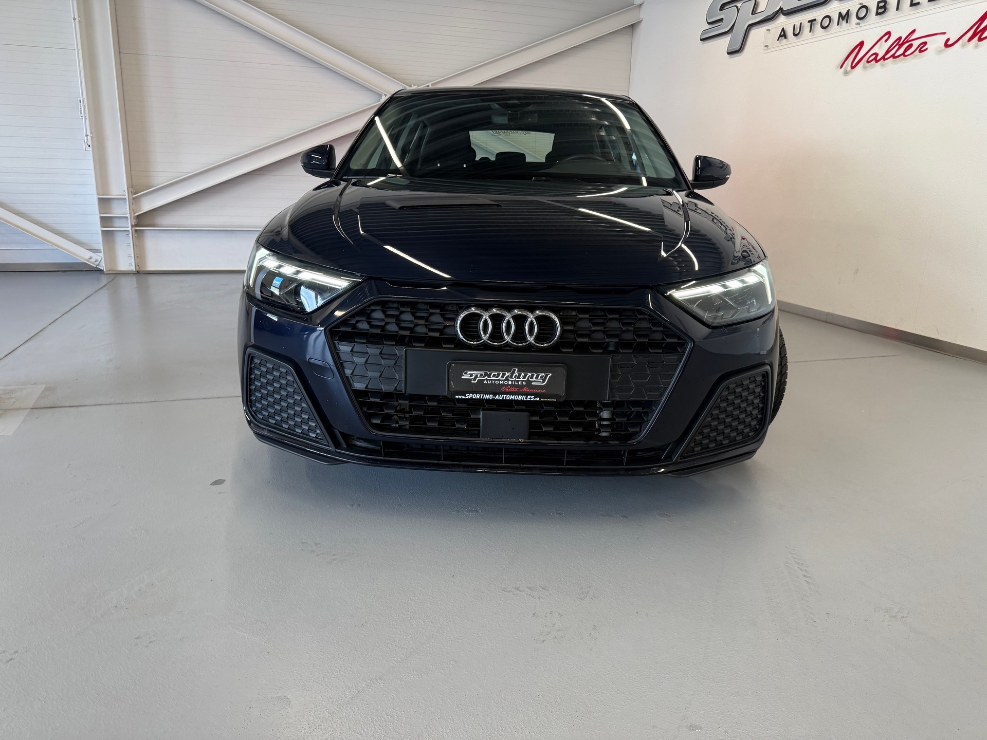 AUDI A1 Sportback 30 TFSI Attraction S-tronic-image-4