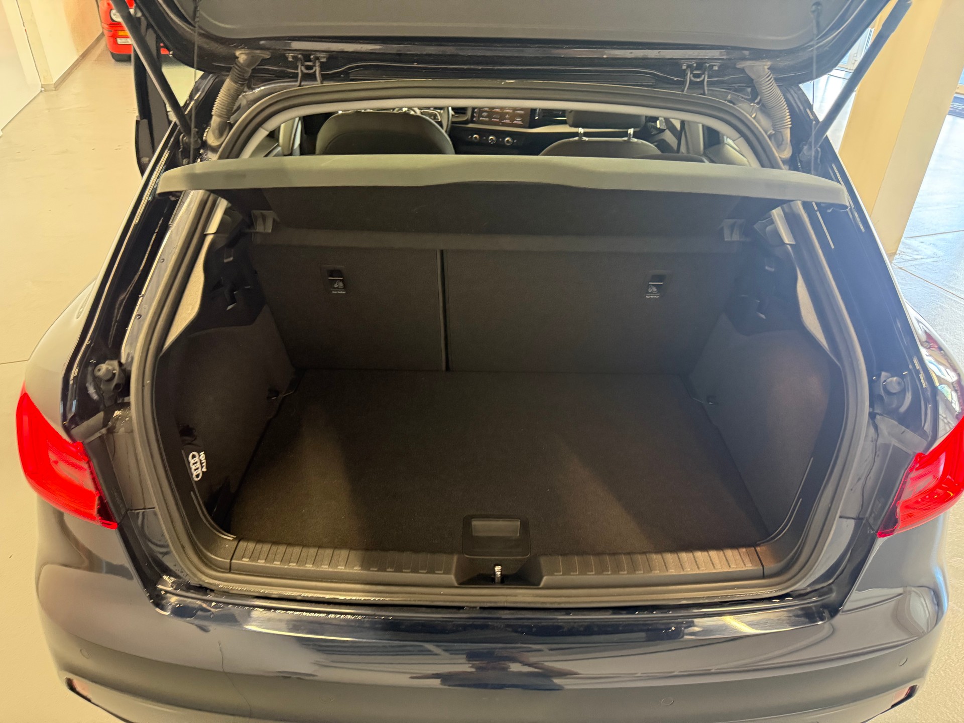 AUDI A1 Sportback 30 TFSI Attraction S-tronic-image-14