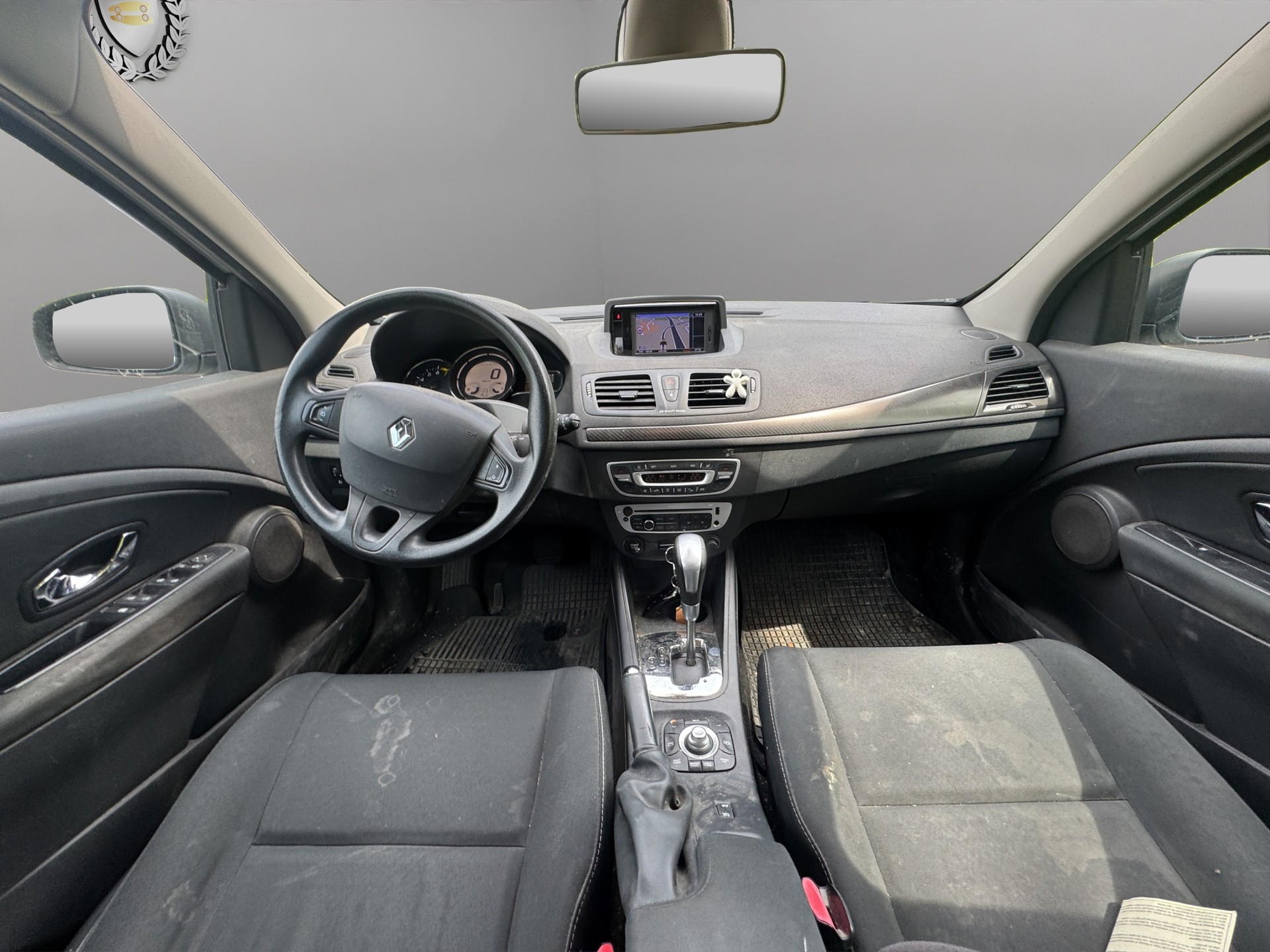RENAULT Mégane Grandtour 2.0 16V Dynamique CVT-image-12