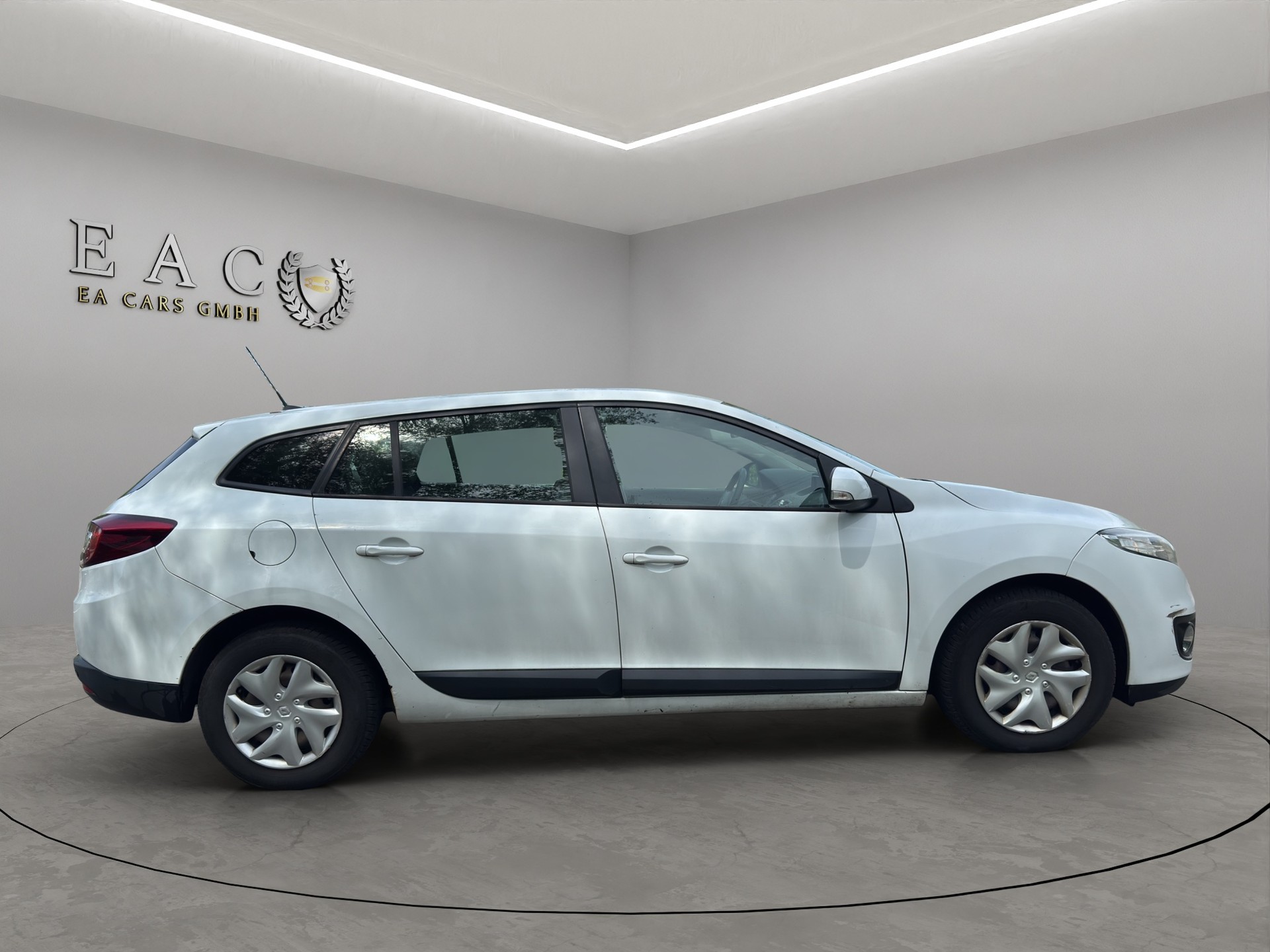 RENAULT Mégane Grandtour 2.0 16V Dynamique CVT-image-5