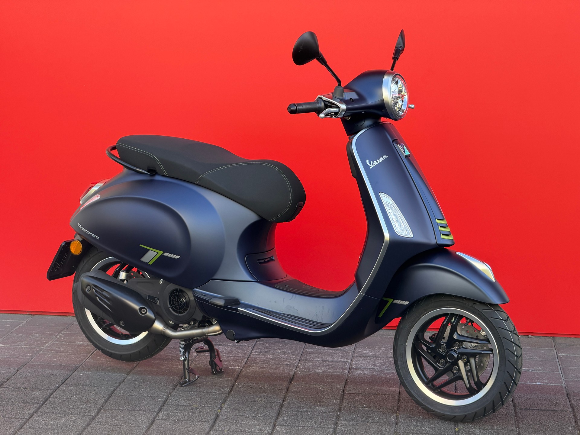 PIAGGIO Vespa 125 Primavera Tech MY26-showroom-element-1