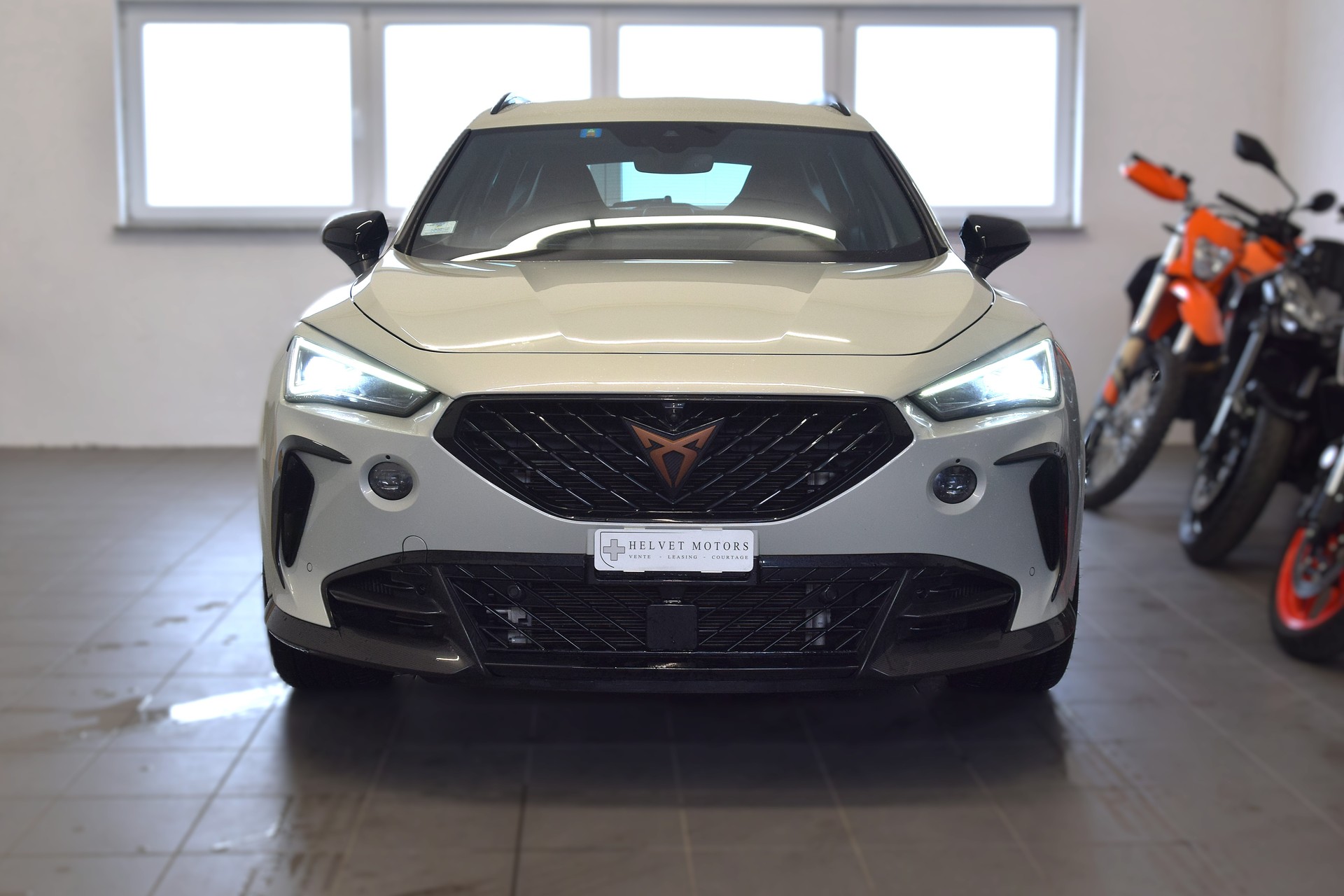 CUPRA Formentor 2.5TSI VZ5 Taiga Grey 4Drive DSG-image-1