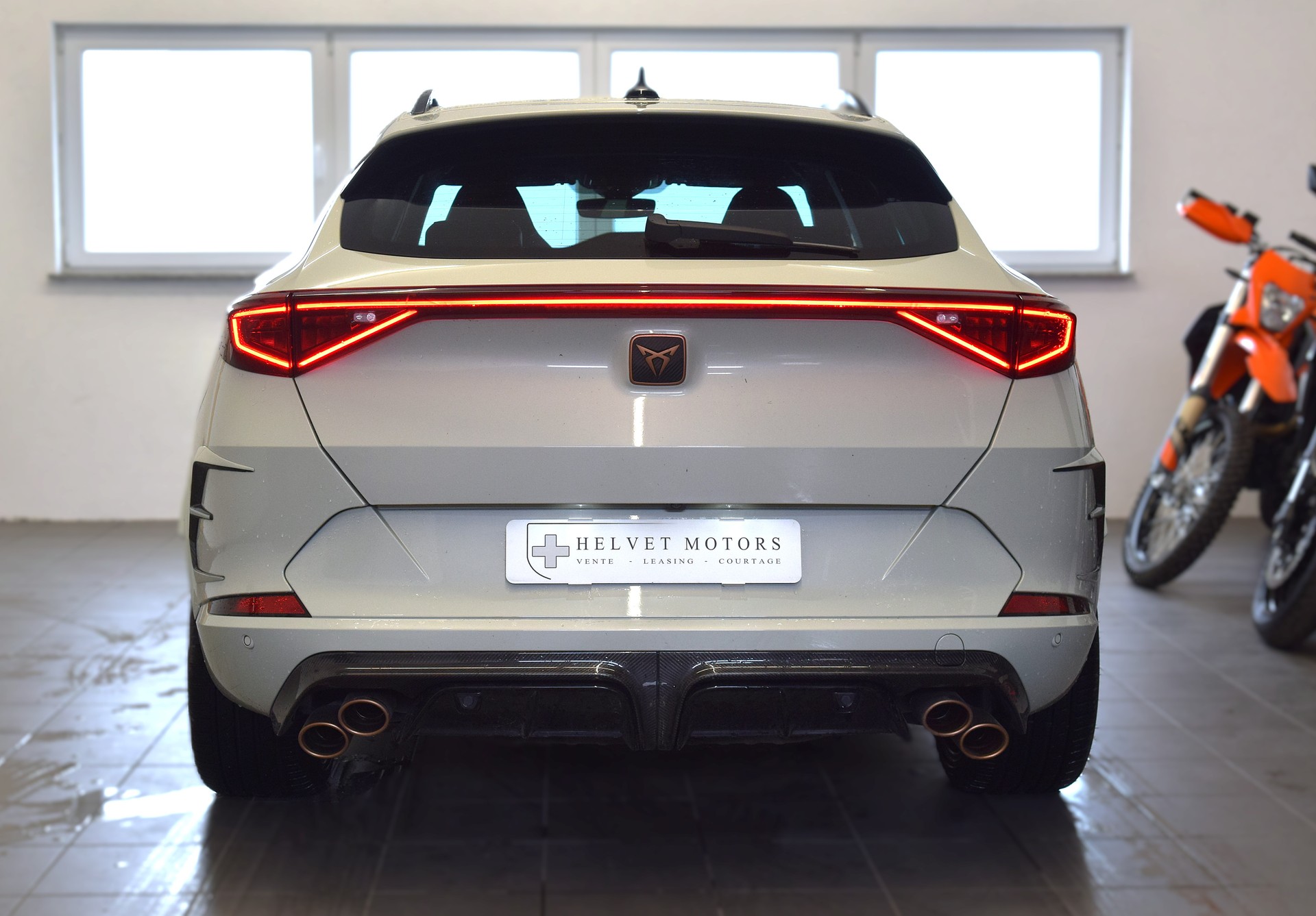 CUPRA Formentor 2.5TSI VZ5 Taiga Grey 4Drive DSG-image-4