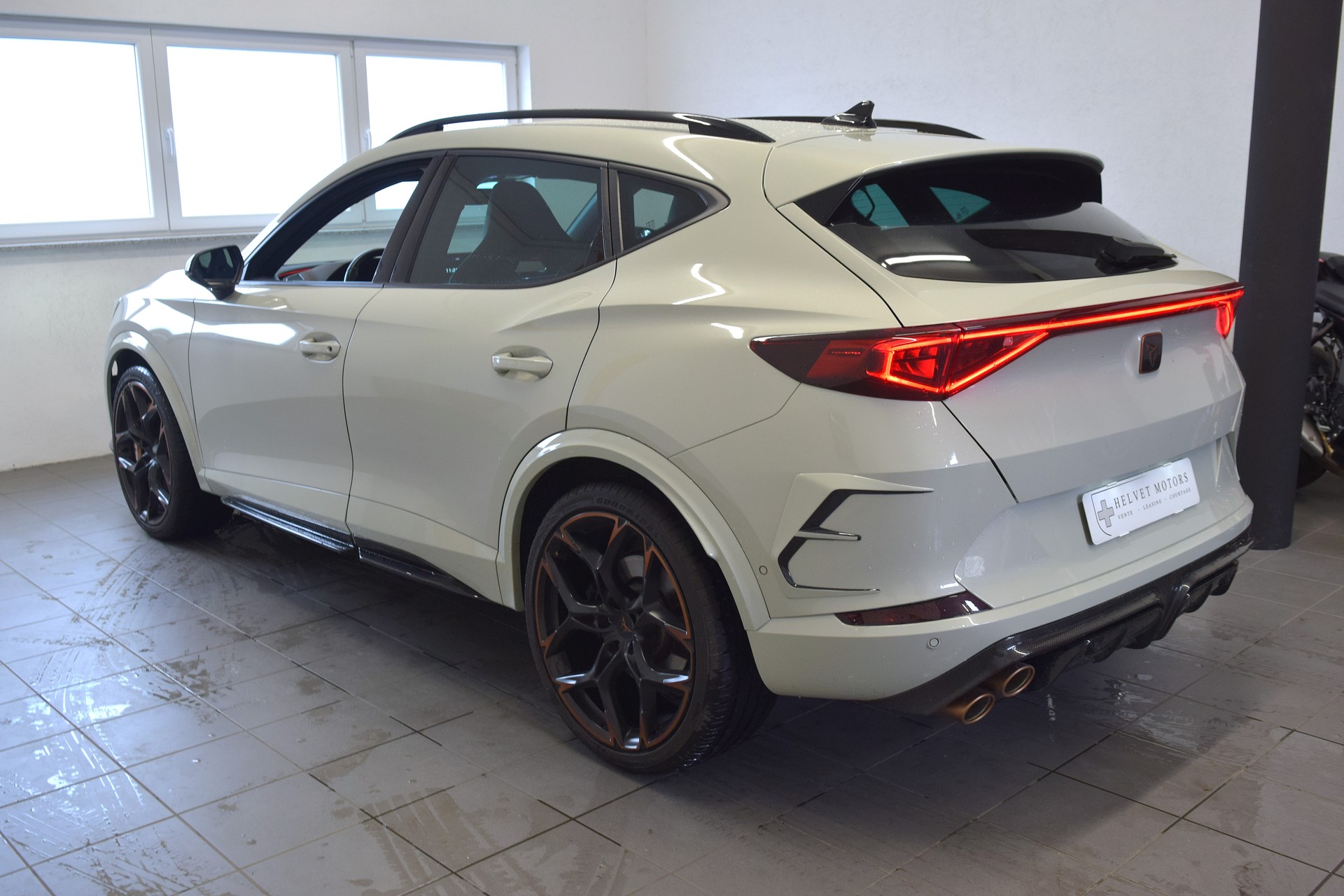 CUPRA Formentor 2.5TSI VZ5 Taiga Grey 4Drive DSG-image-6