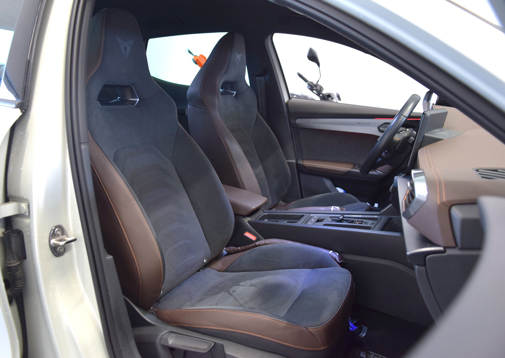 CUPRA Formentor 2.5TSI VZ5 Taiga Grey 4Drive DSG-image-8