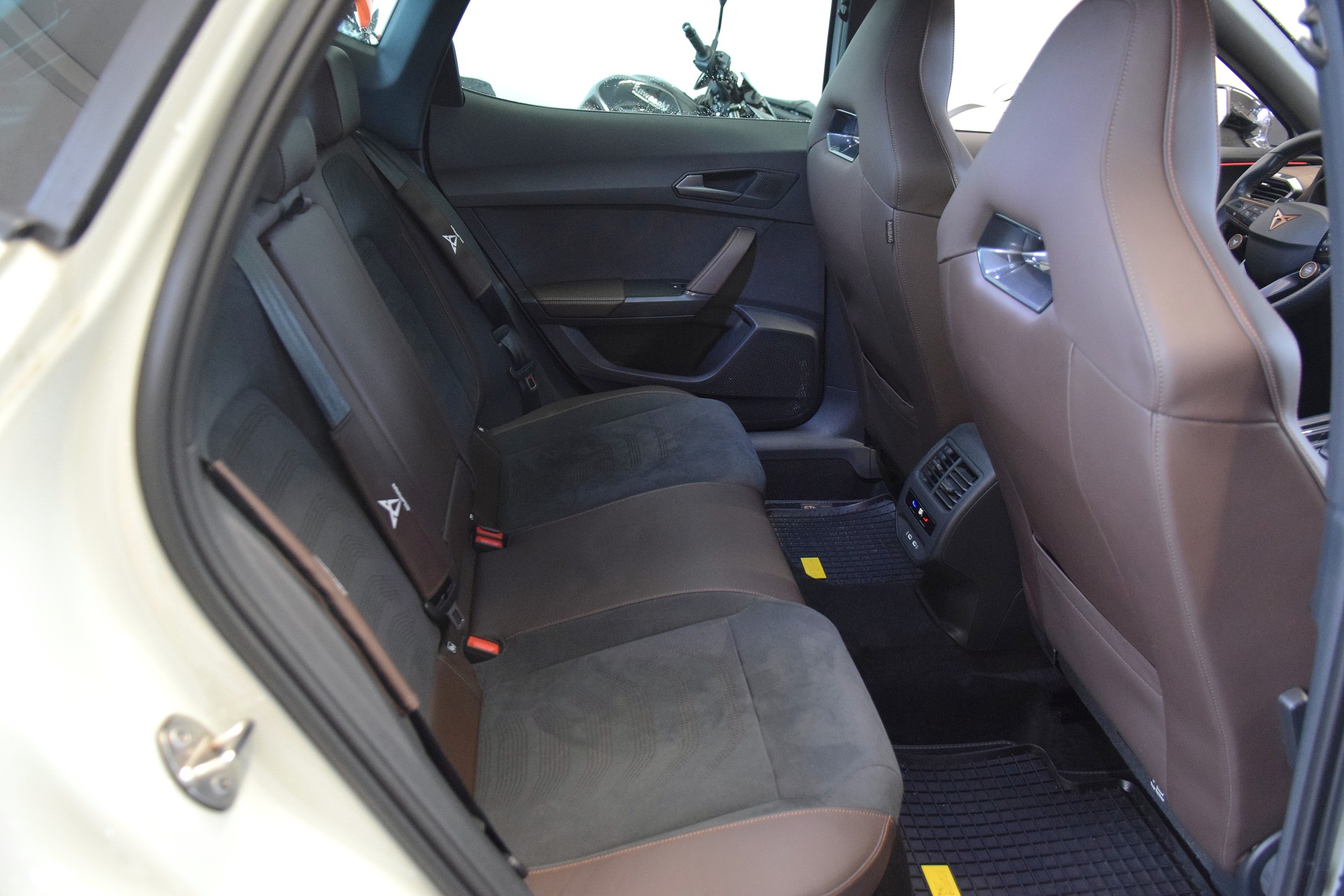 CUPRA Formentor 2.5TSI VZ5 Taiga Grey 4Drive DSG-image-10