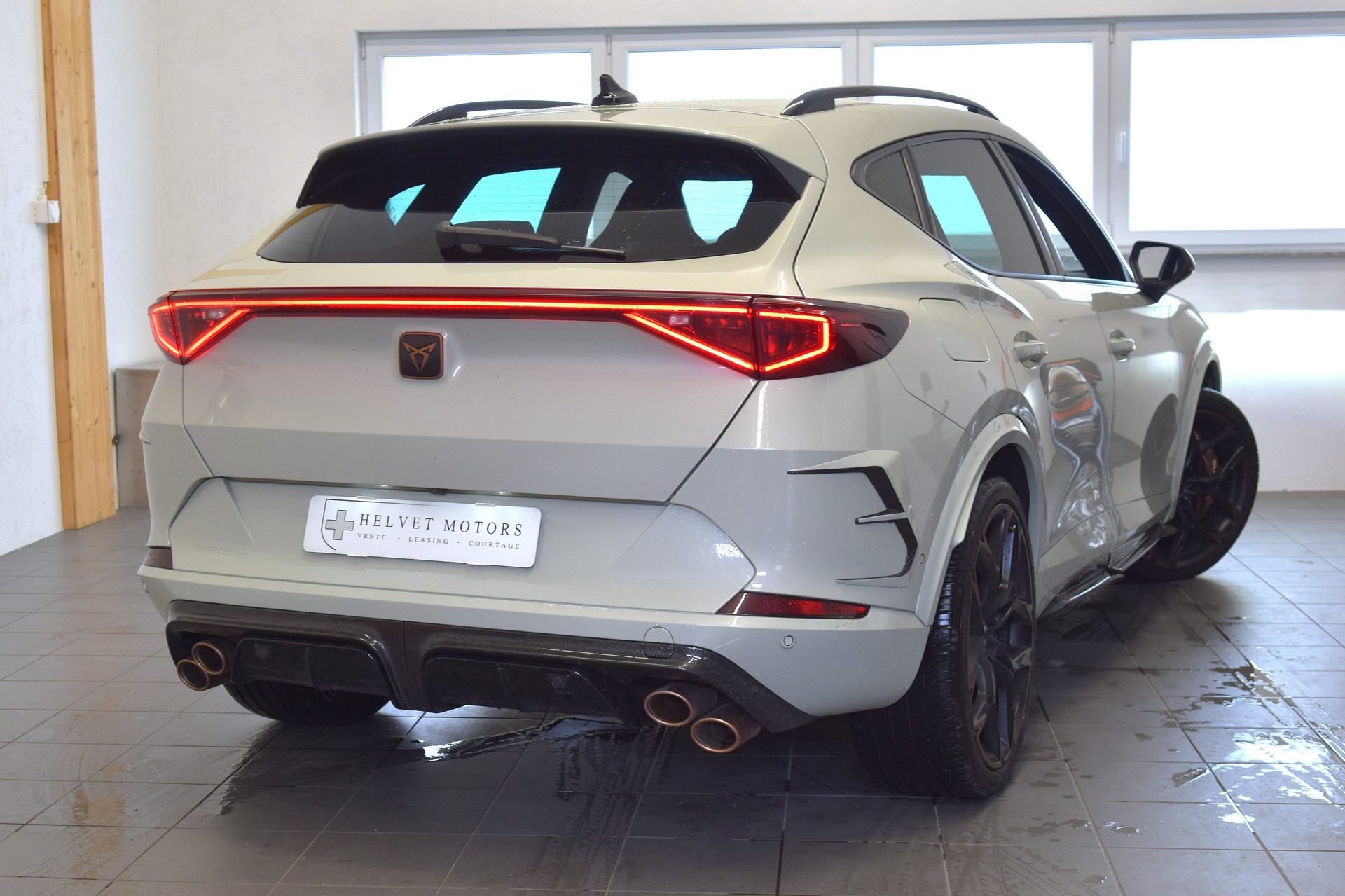 CUPRA Formentor 2.5TSI VZ5 Taiga Grey 4Drive DSG-image-3