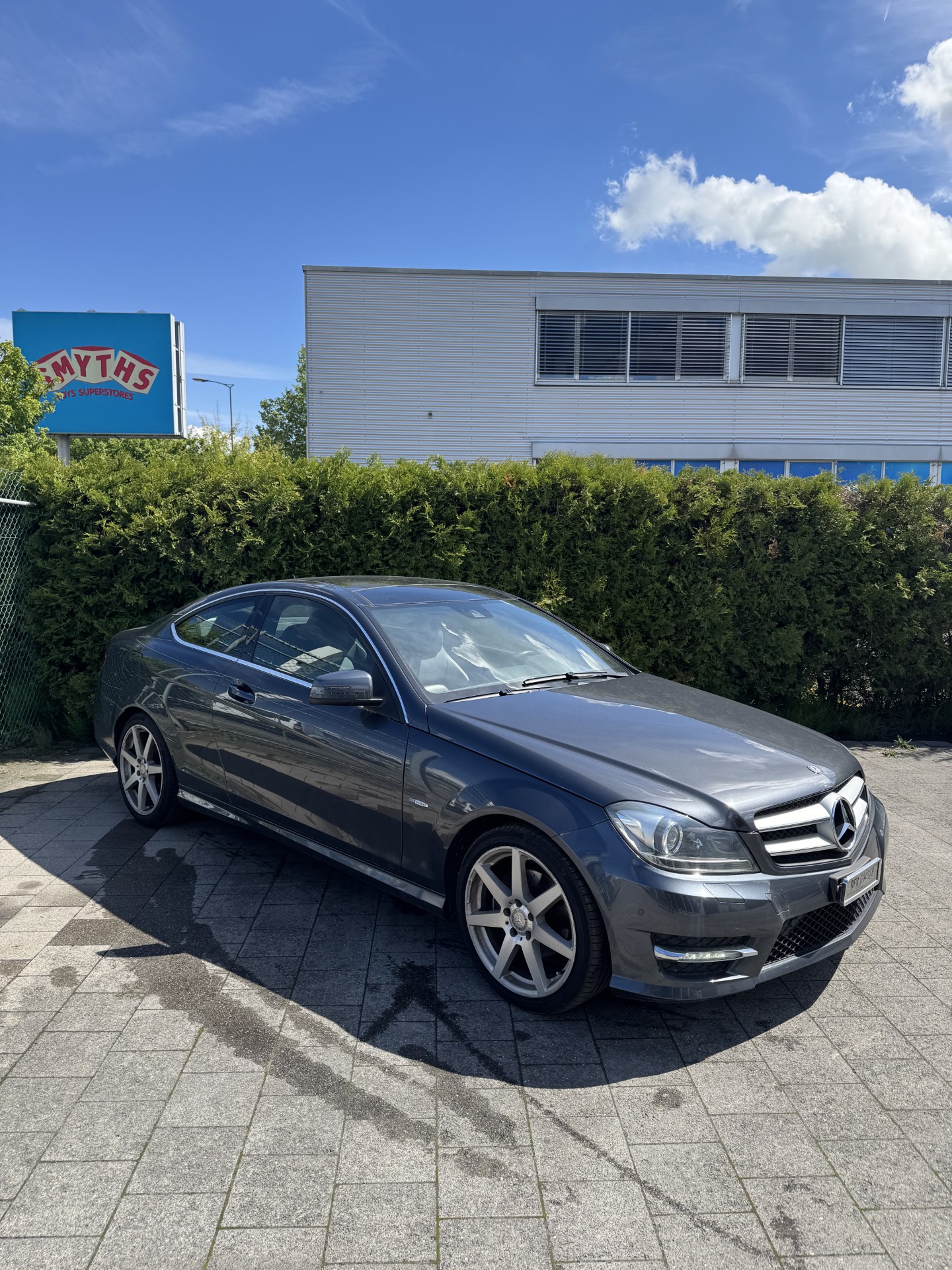 Car photo