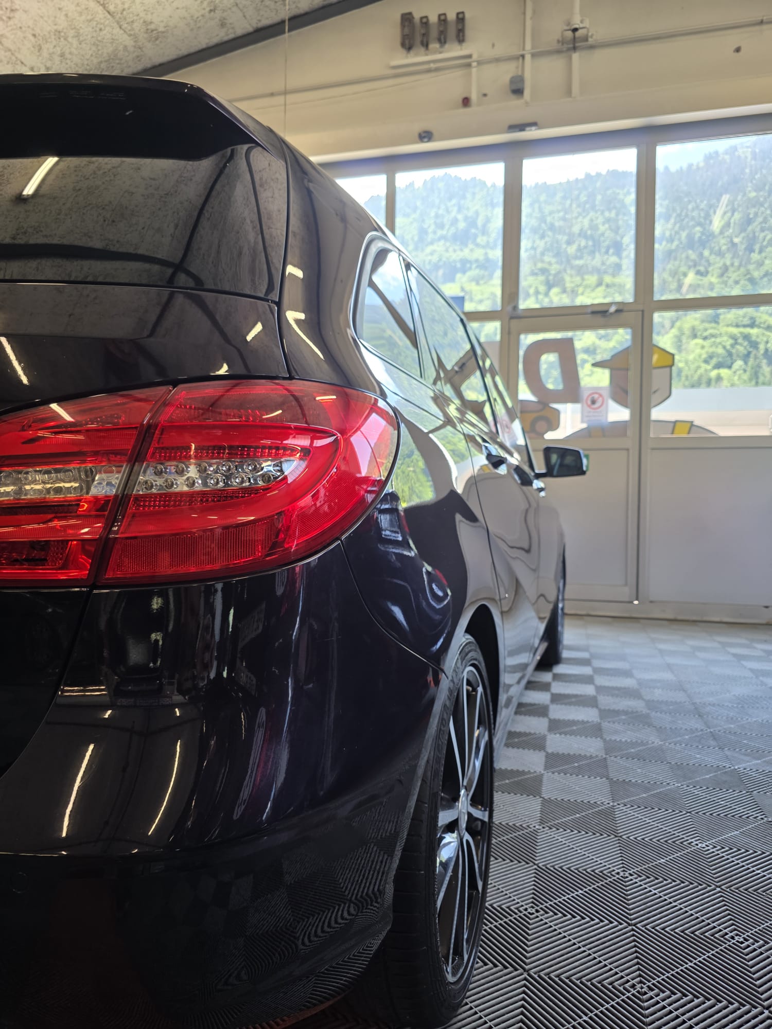 MERCEDES-BENZ B 220 4Matic 7G-DCT-image-12