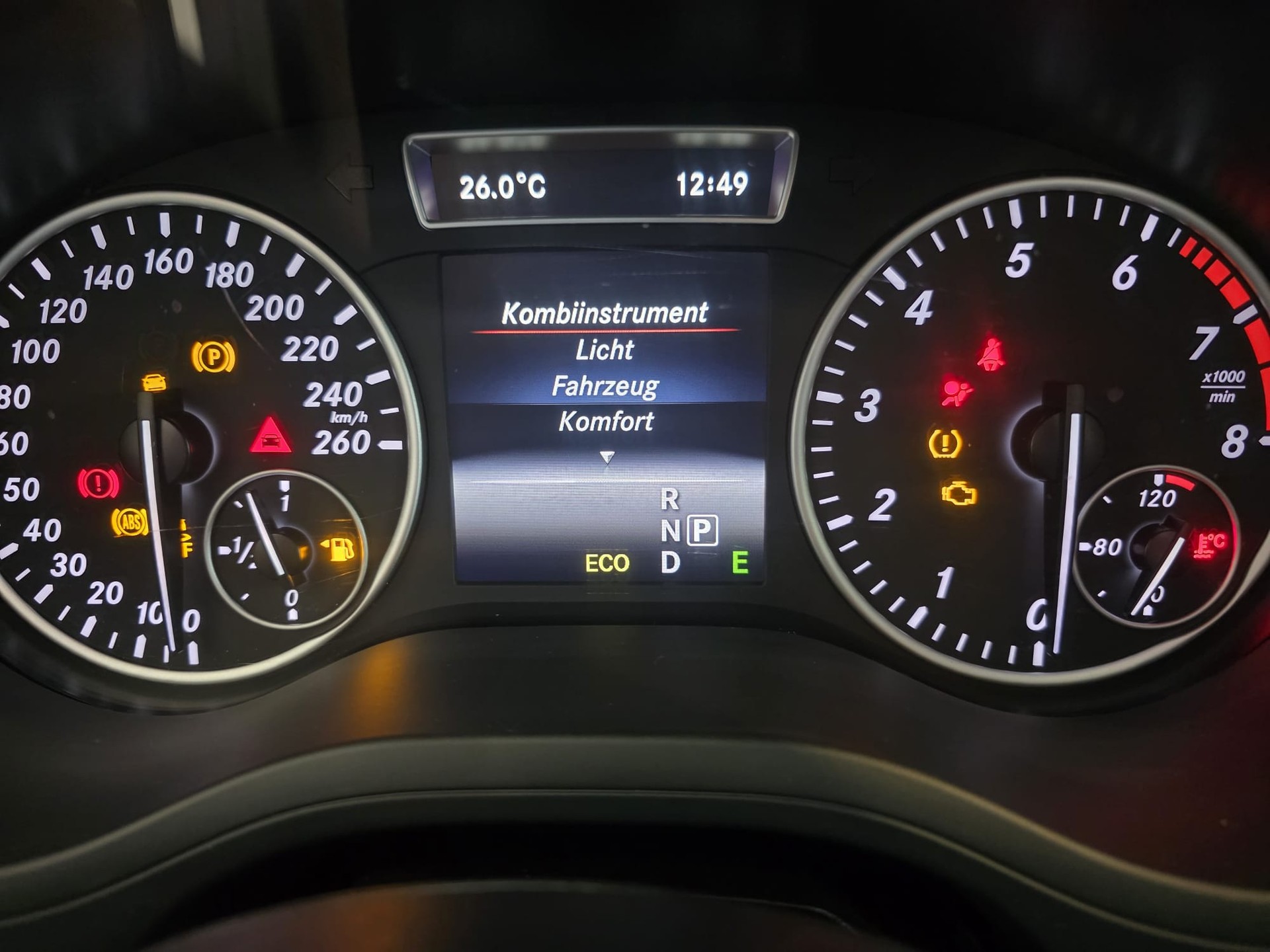 MERCEDES-BENZ B 220 4Matic 7G-DCT-image-7