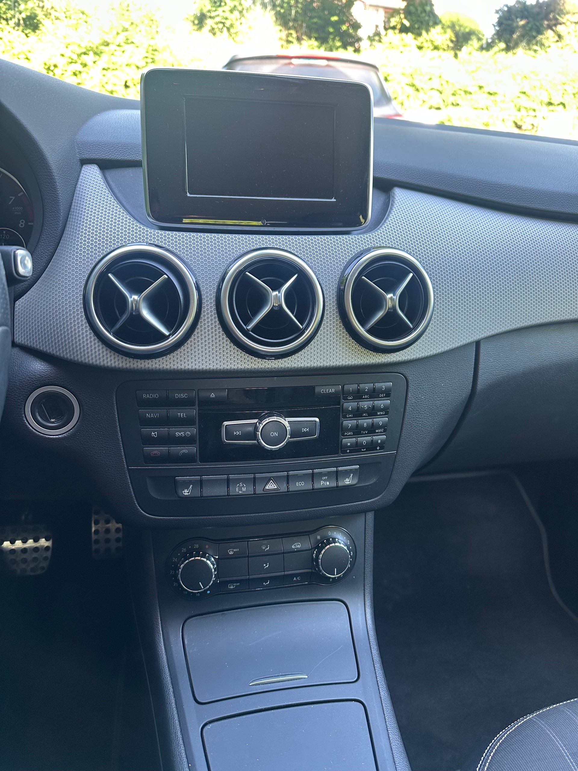 MERCEDES-BENZ B 180-image-7