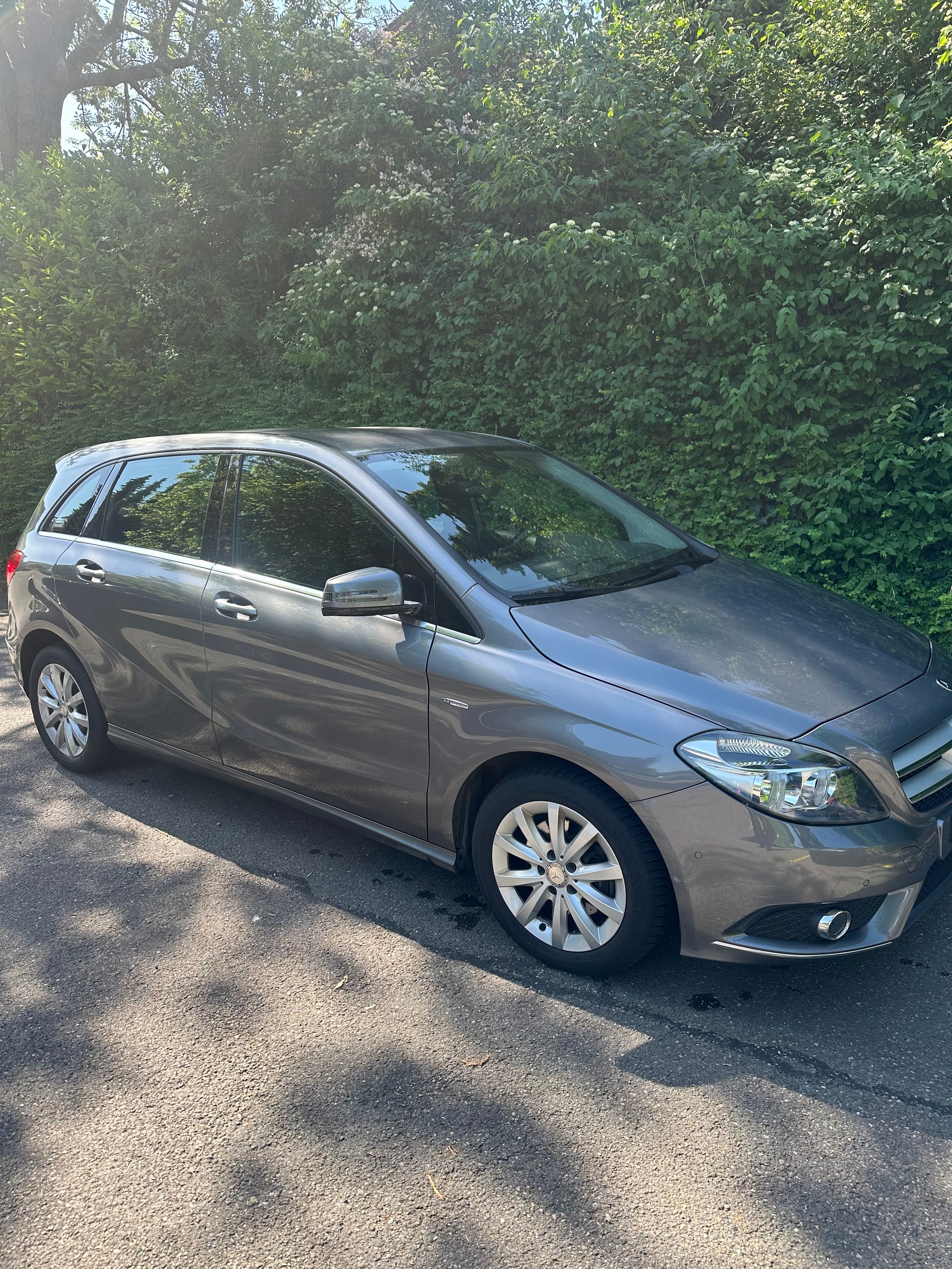 MERCEDES-BENZ B 180-image-2