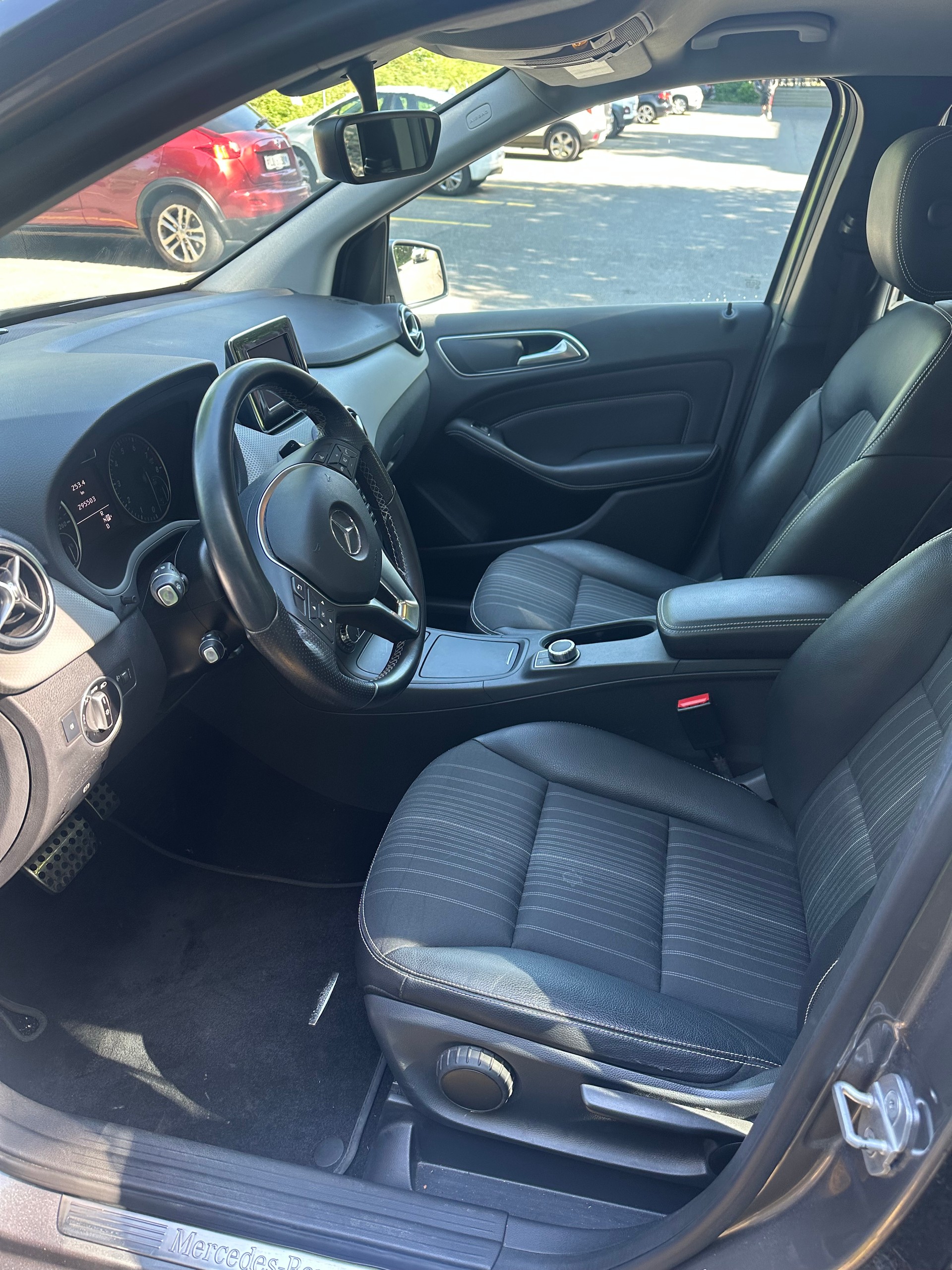 MERCEDES-BENZ B 180-image-6