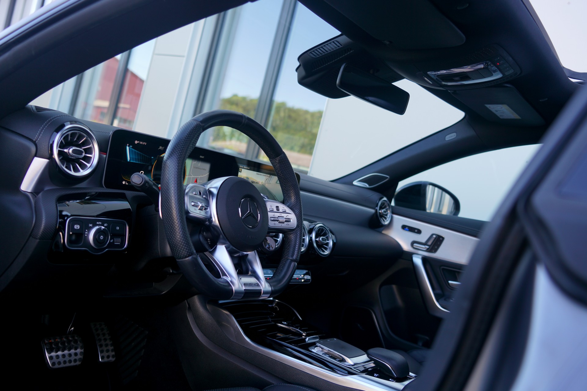 MERCEDES-BENZ CLA 35 AMG 4Matic 7G-DCT (CH)-image-5