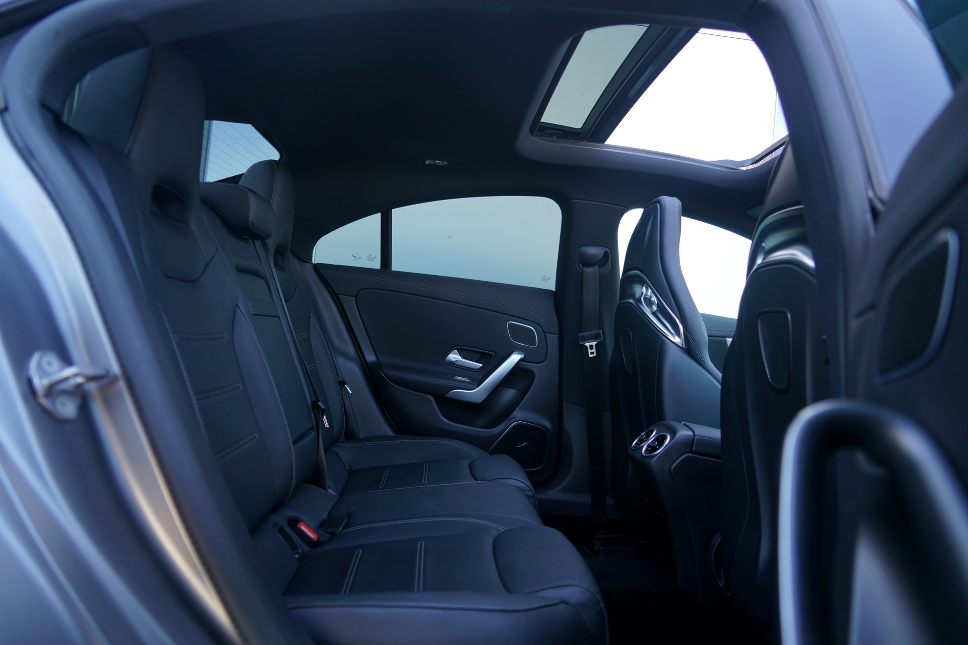 MERCEDES-BENZ CLA 35 AMG 4Matic 7G-DCT (CH)-image-12