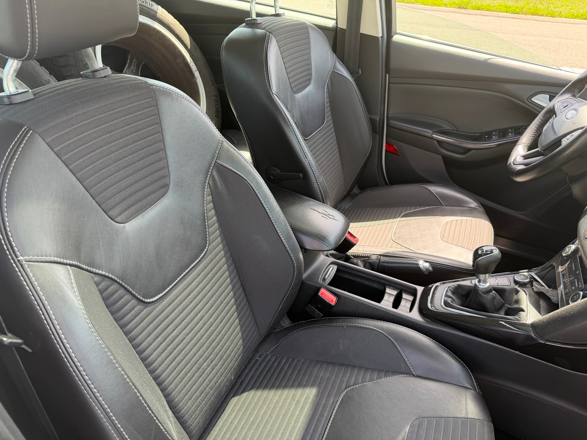 FORD Focus 1.5 SCTi Carving-image-7