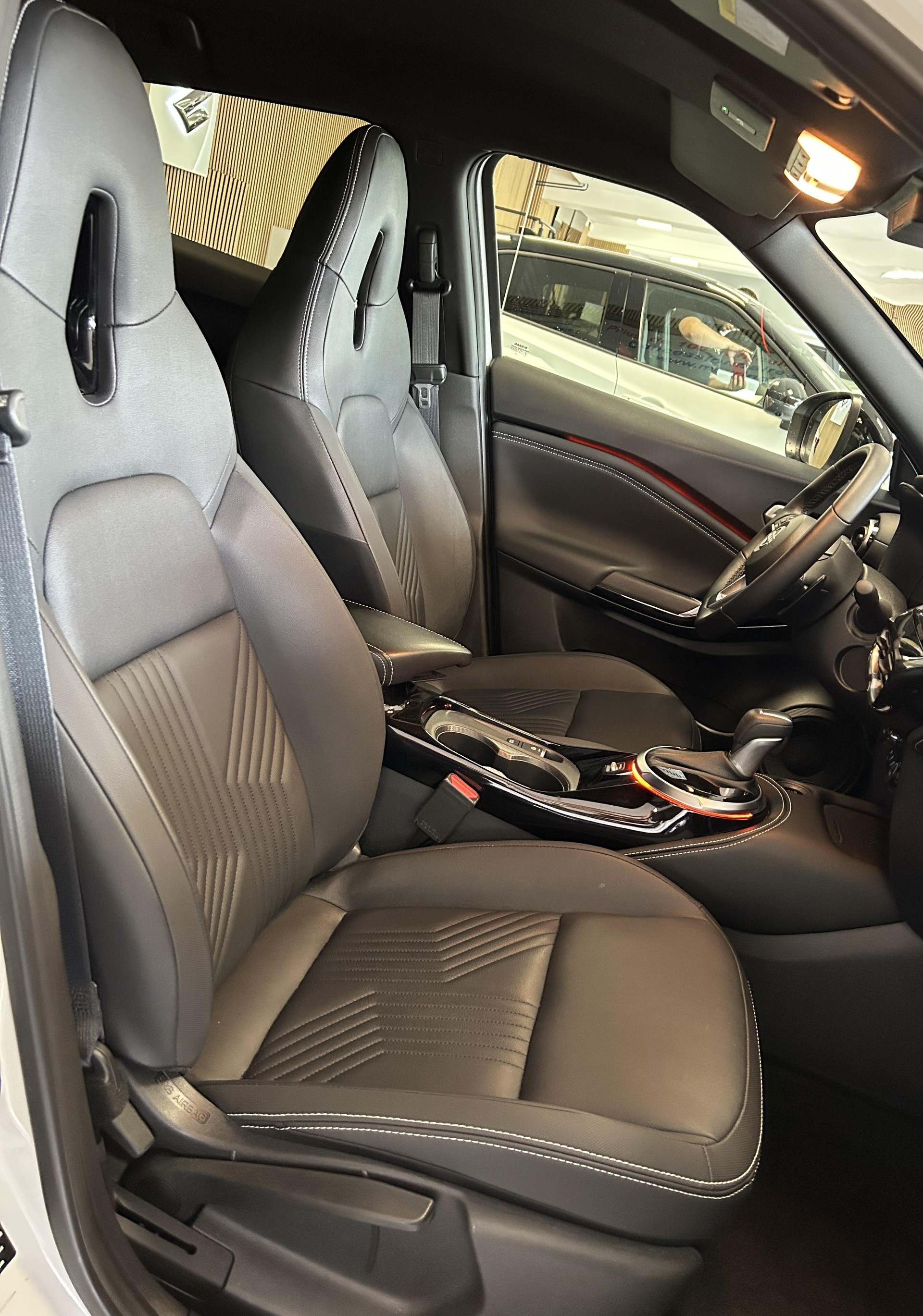 NISSAN Juke 1.0 DIG-T Tekna-image-16
