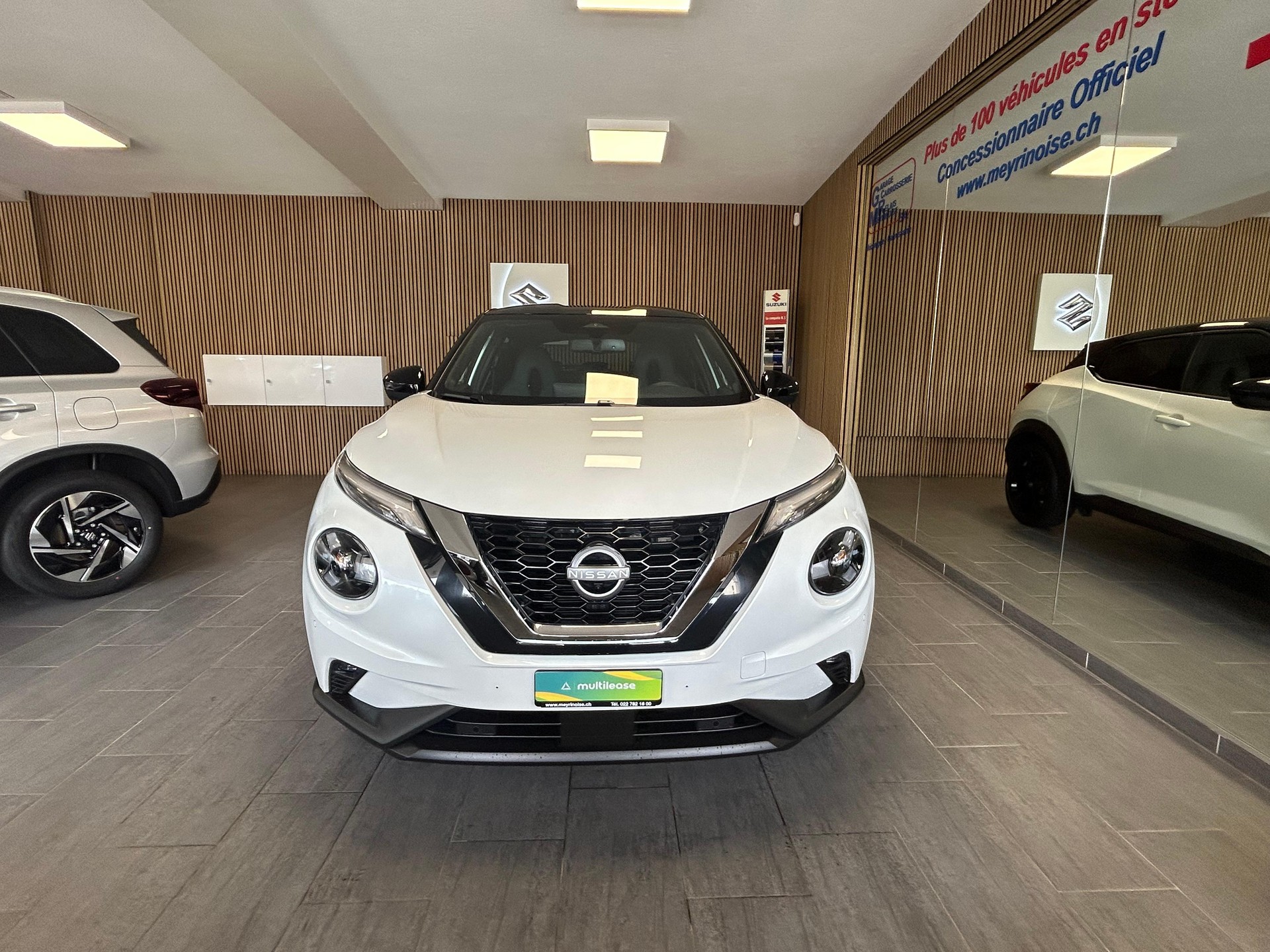 NISSAN Juke 1.0 DIG-T Tekna-showroom-element-2