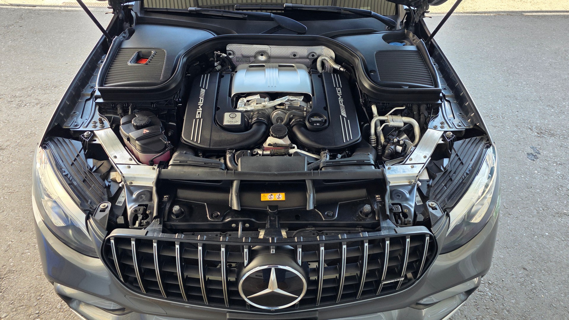 MERCEDES-BENZ GLC 63 S AMG 4Matic+ 9G-Tronic-image-15