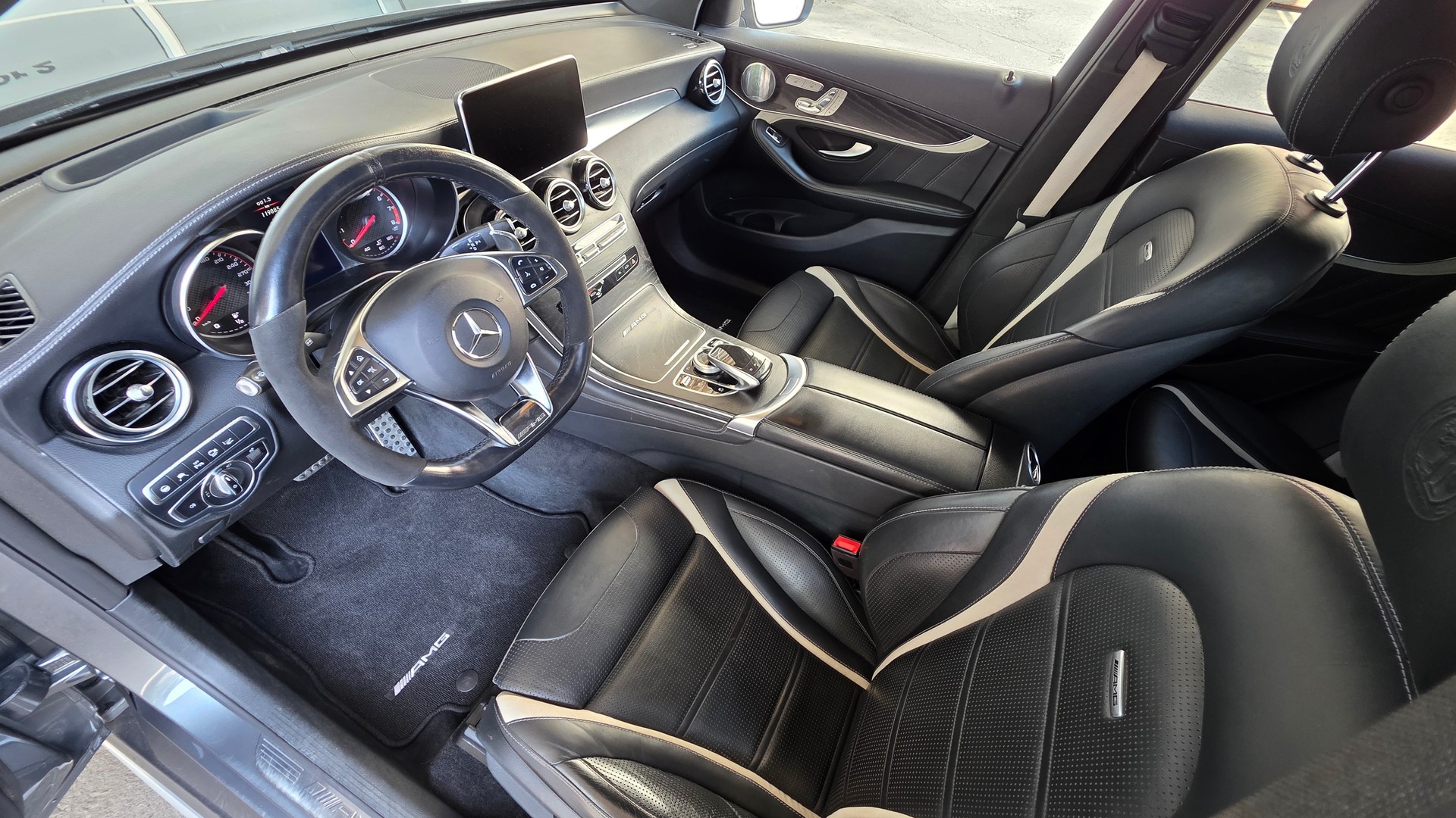 MERCEDES-BENZ GLC 63 S AMG 4Matic+ 9G-Tronic-image-8
