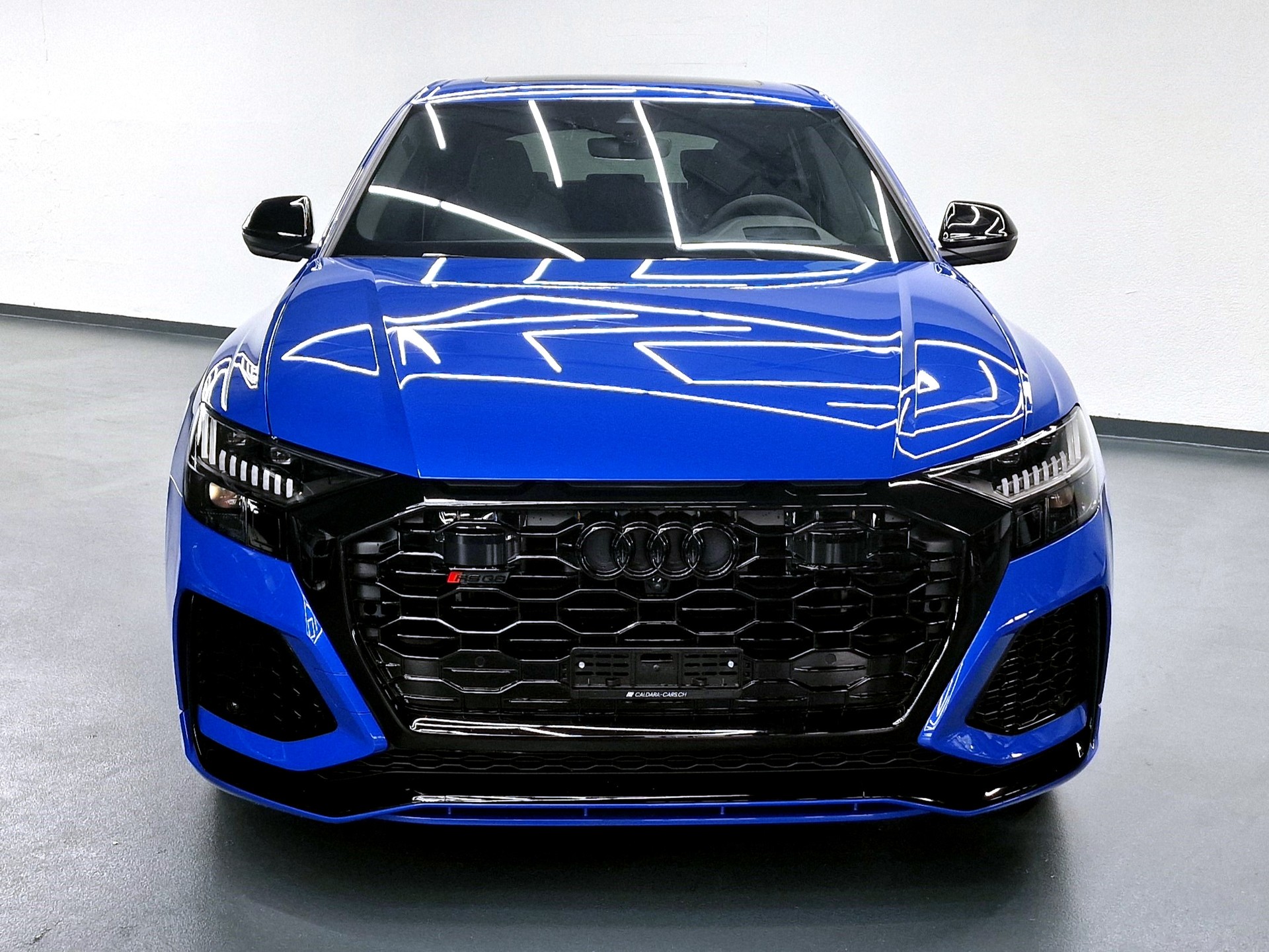 AUDI RS Q8 4.0 V8 TFSI quattro T-Tronic-showroom-element-3