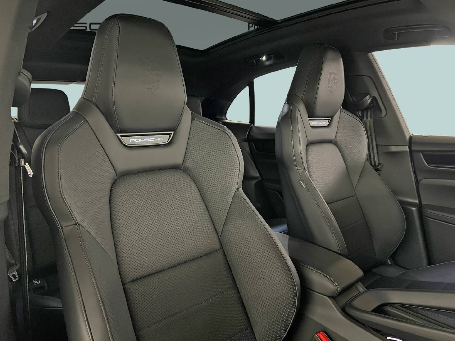 PORSCHE Macan 4S-image-21