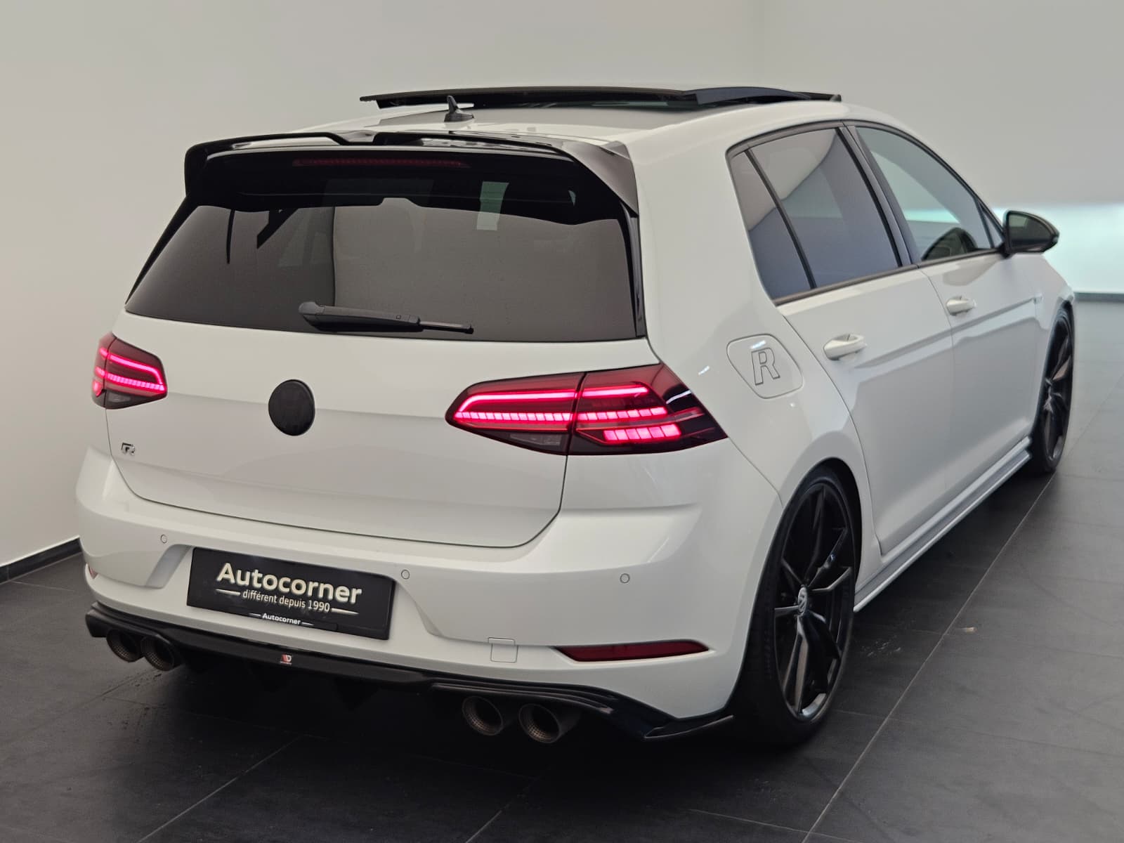VW Golf 2.0 TSI R 4Motion DSG-image-6