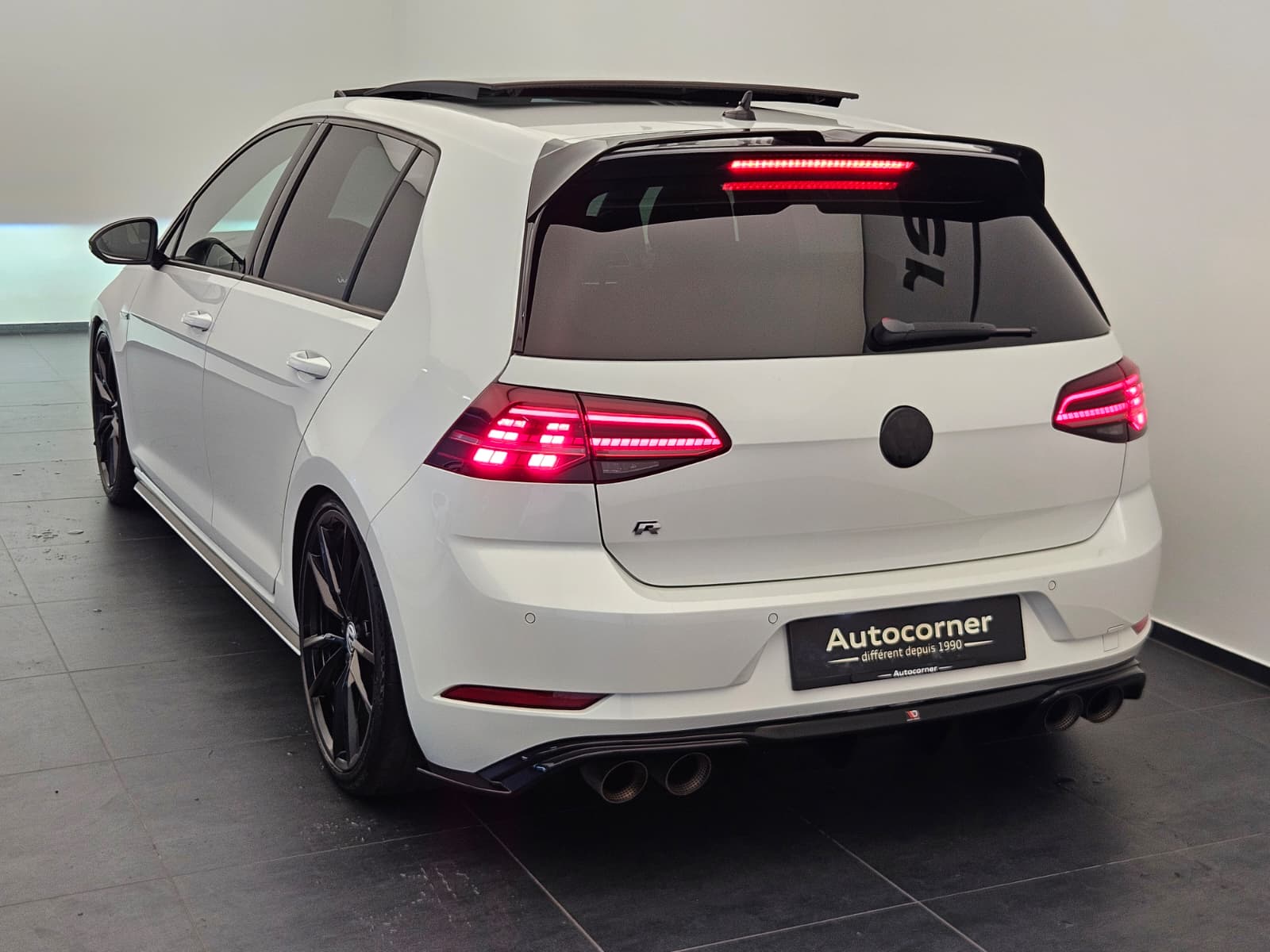 VW Golf 2.0 TSI R 4Motion DSG-image-8