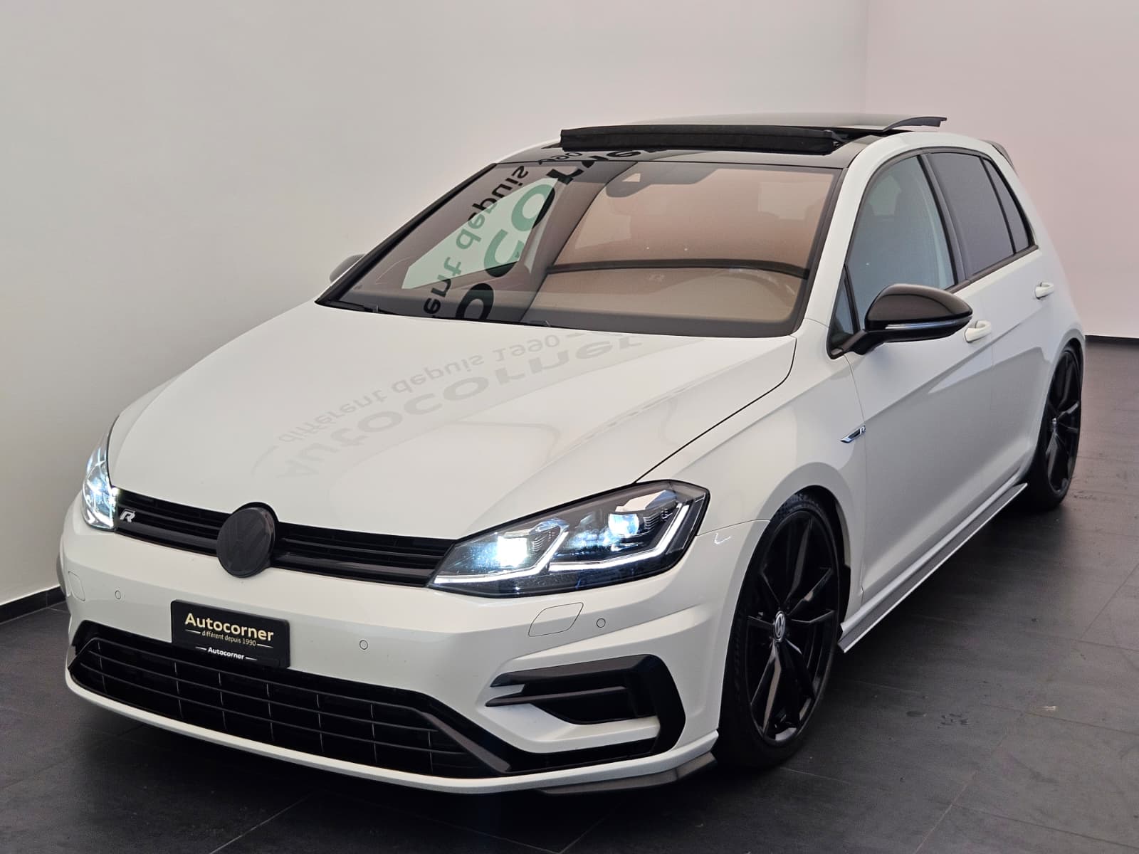 VW Golf 2.0 TSI R 4Motion DSG-image-2