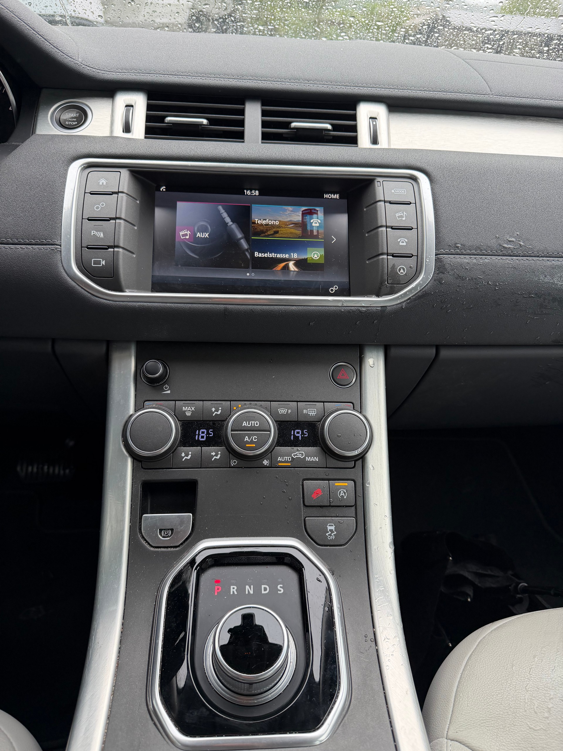 LAND ROVER Range Rover Evoque 2.0 TD4 SE Dynamic-image-9