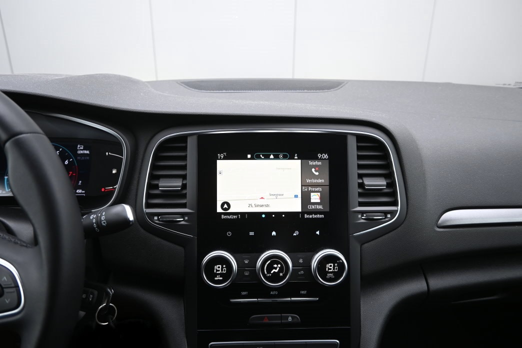 RENAULT Mégane Berline 1.3 16V Turbo Zen Facelift-image-11
