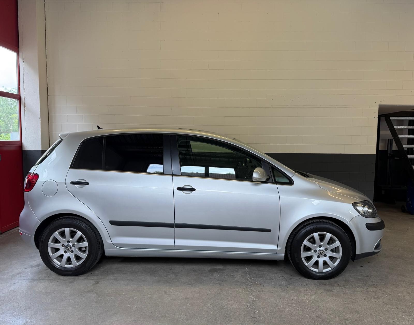 VW Golf Plus 2.0 FSI Comfortline //NEU AB MFK!-image-2