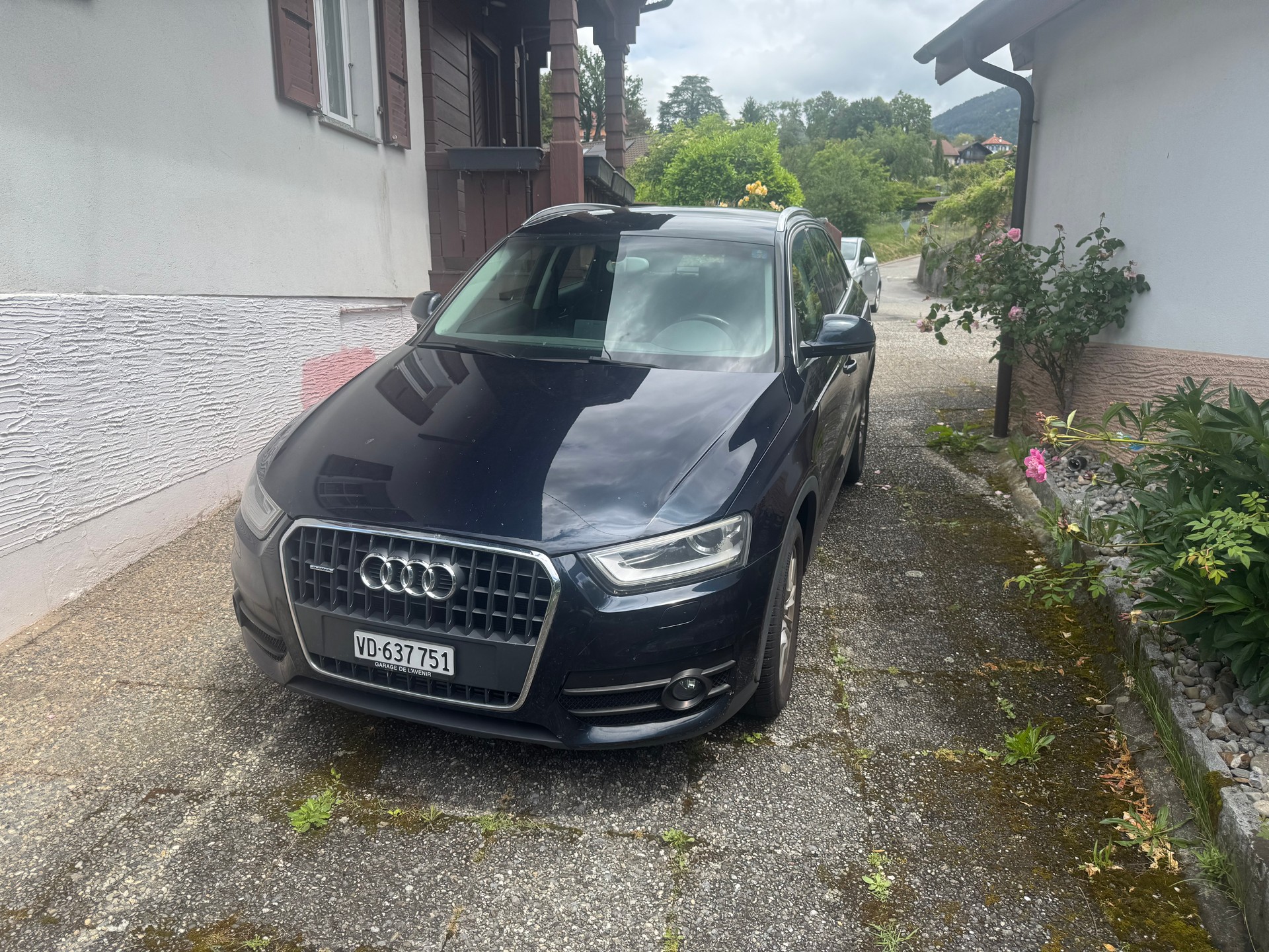 AUDI Q3 2.0 TFSI quattro S-tronic-image-2