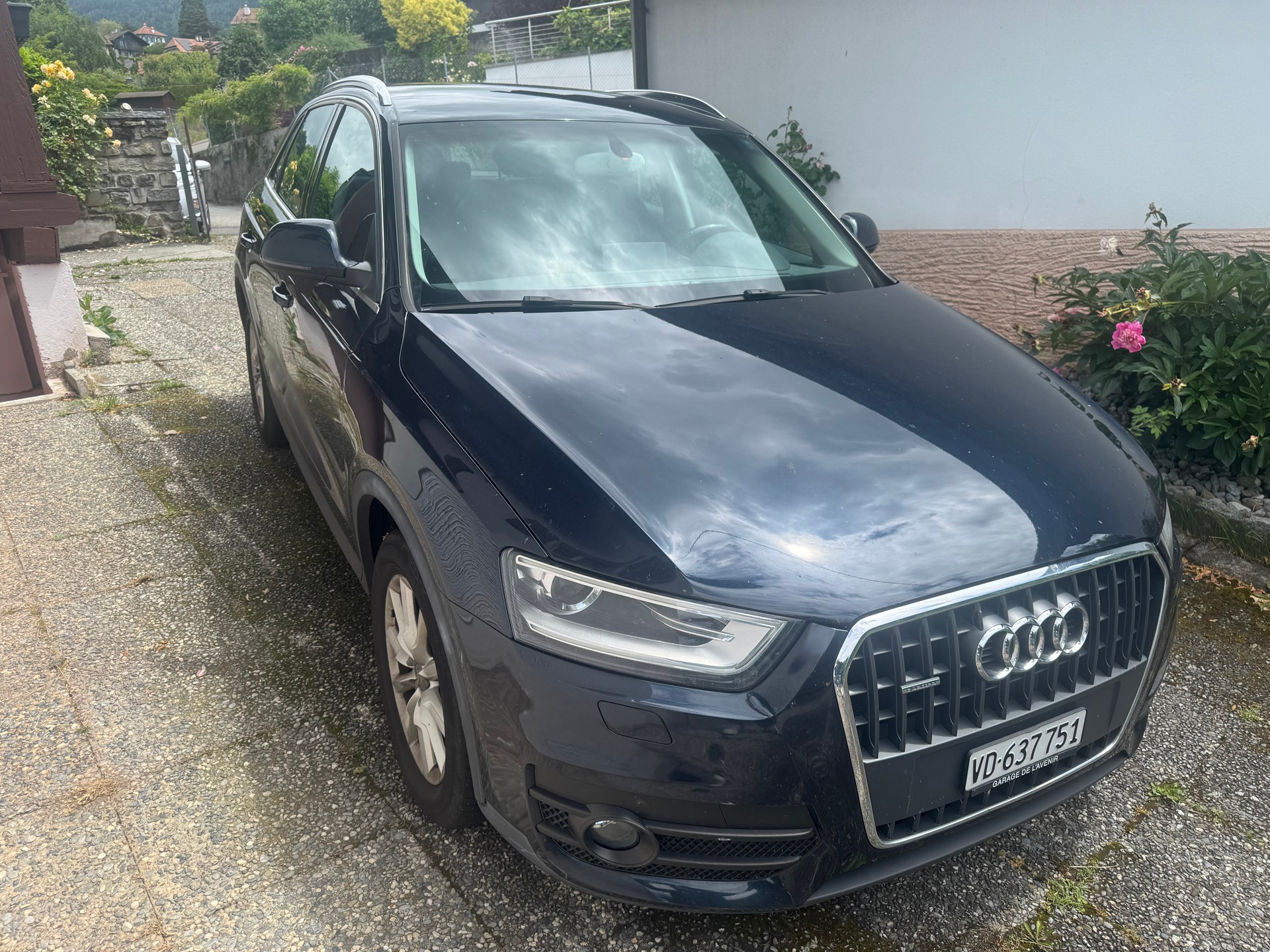 AUDI Q3 2.0 TFSI quattro S-tronic-image-1
