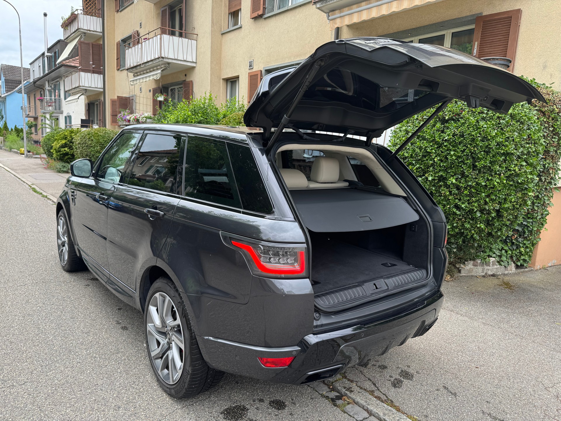 LAND ROVER Range Rover Sport 3.0 SDV6 Autobiography AB Dynamic Automatic-image-8