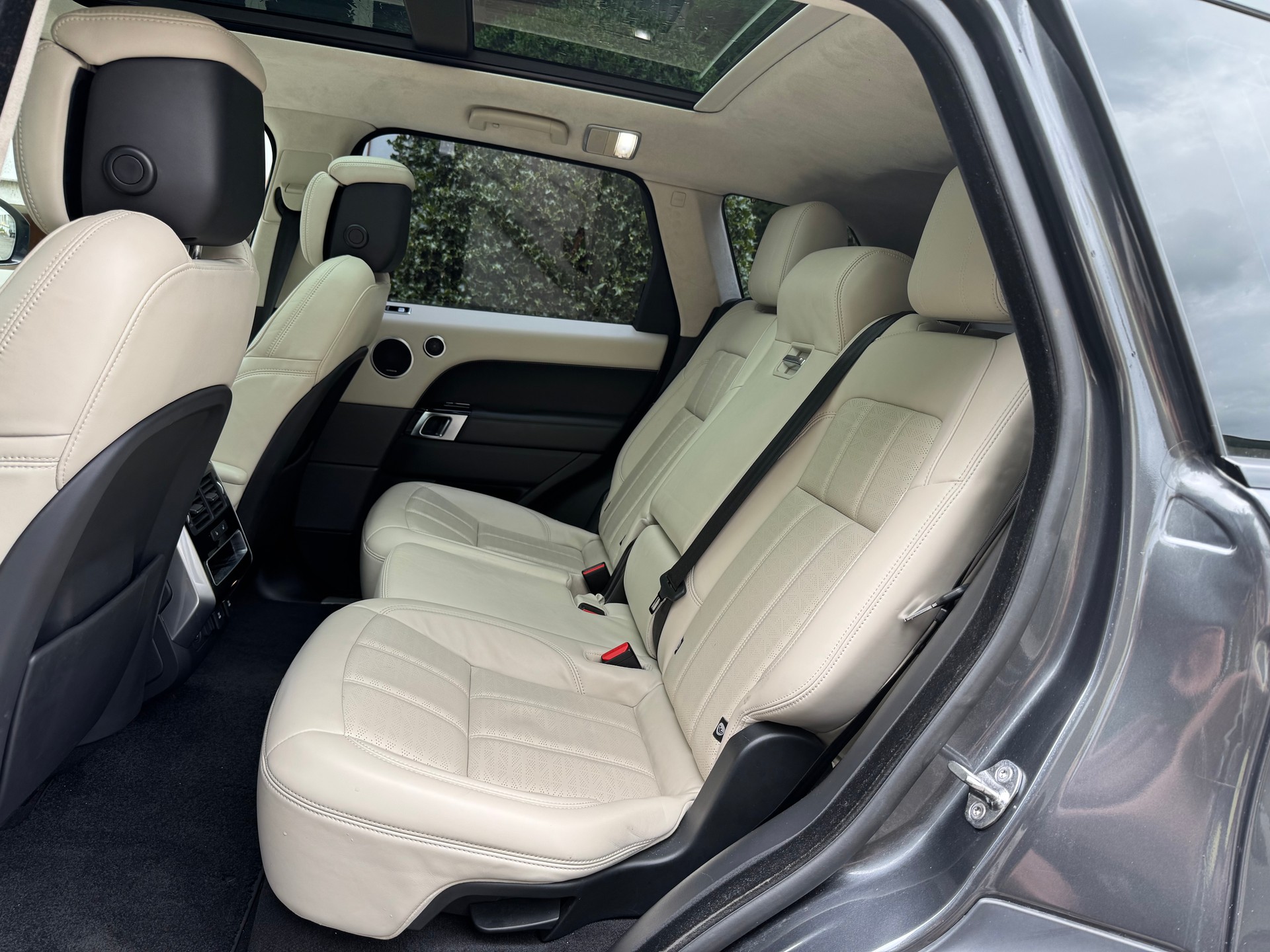 LAND ROVER Range Rover Sport 3.0 SDV6 Autobiography AB Dynamic Automatic-image-10