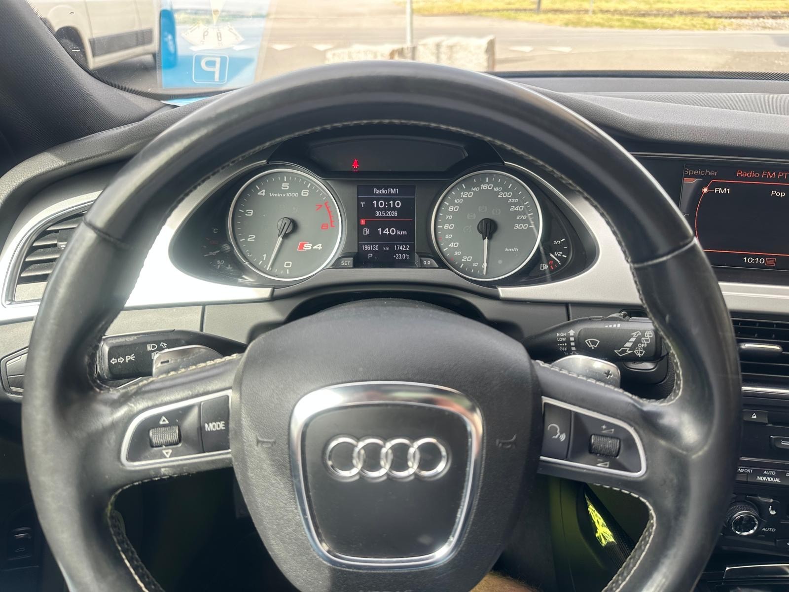 AUDI S4 Avant 3.0 TFSI quattro S-tronic-image-11