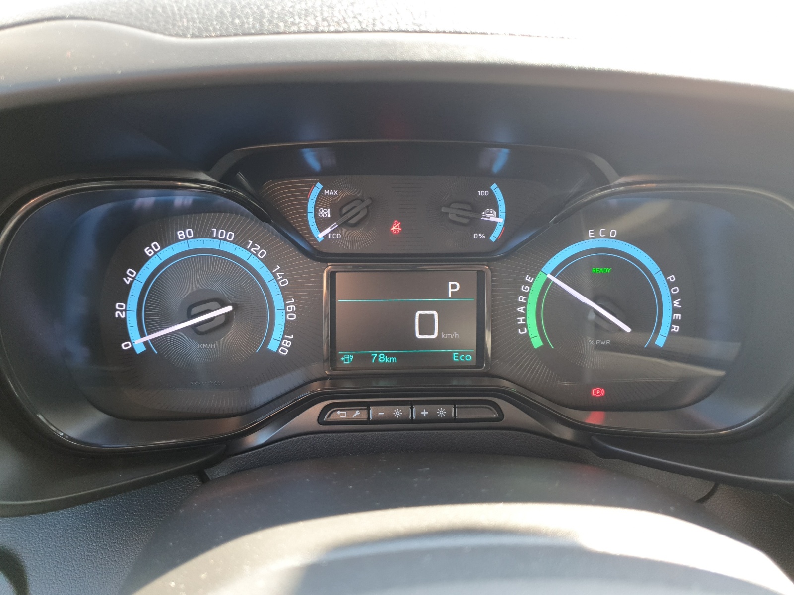 CITROEN e-Berlingo 1000 M 50kWh Swiss Edition-image-12