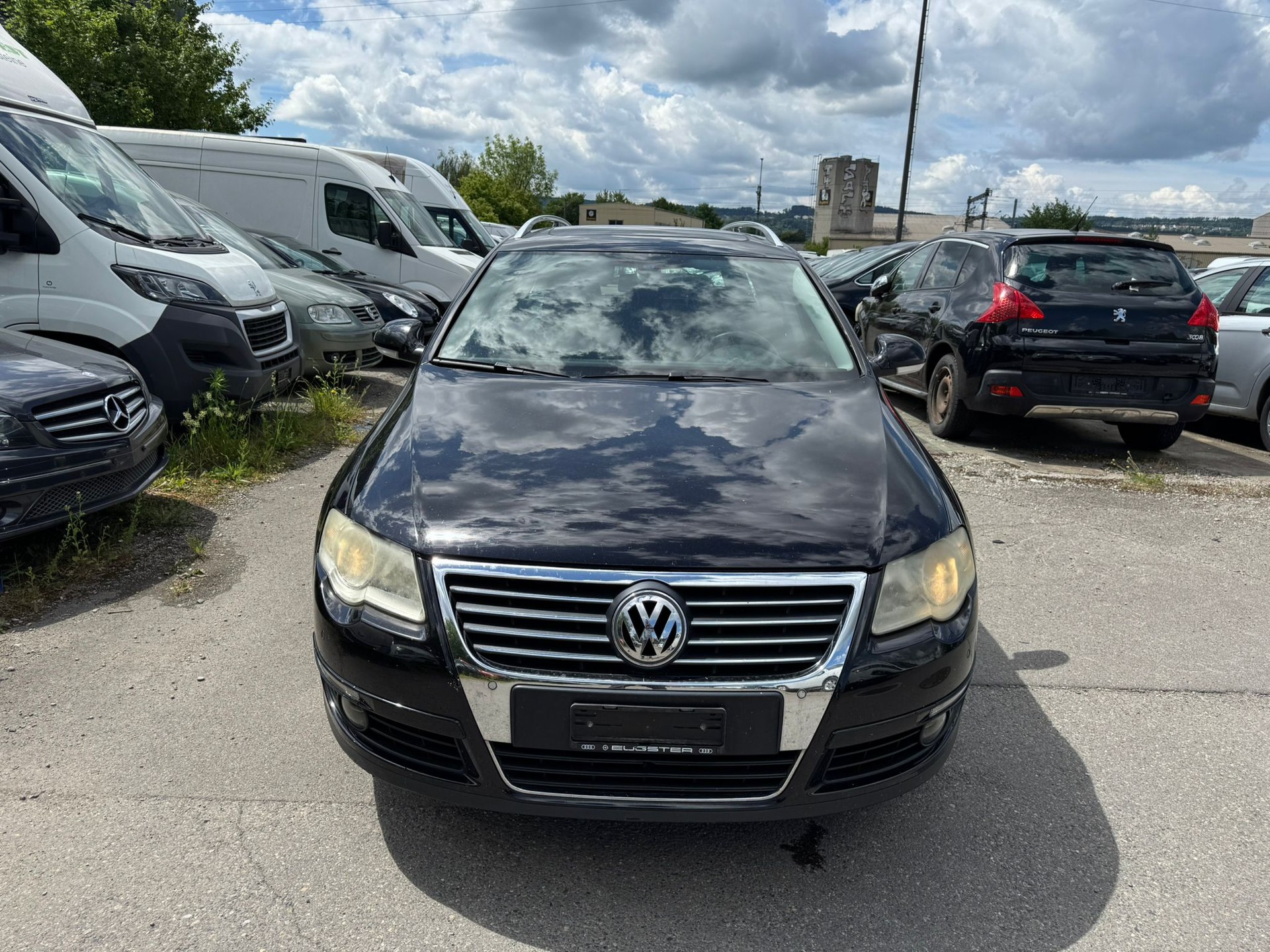 VW Passat Variant 3.2 V6 FSI Highline 4Motion-image-0
