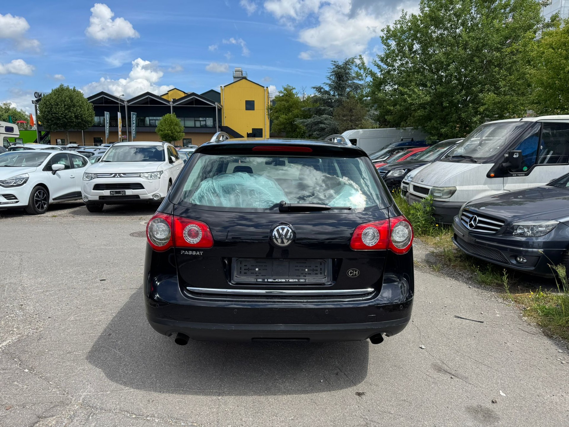 VW Passat Variant 3.2 V6 FSI Highline 4Motion-image-11