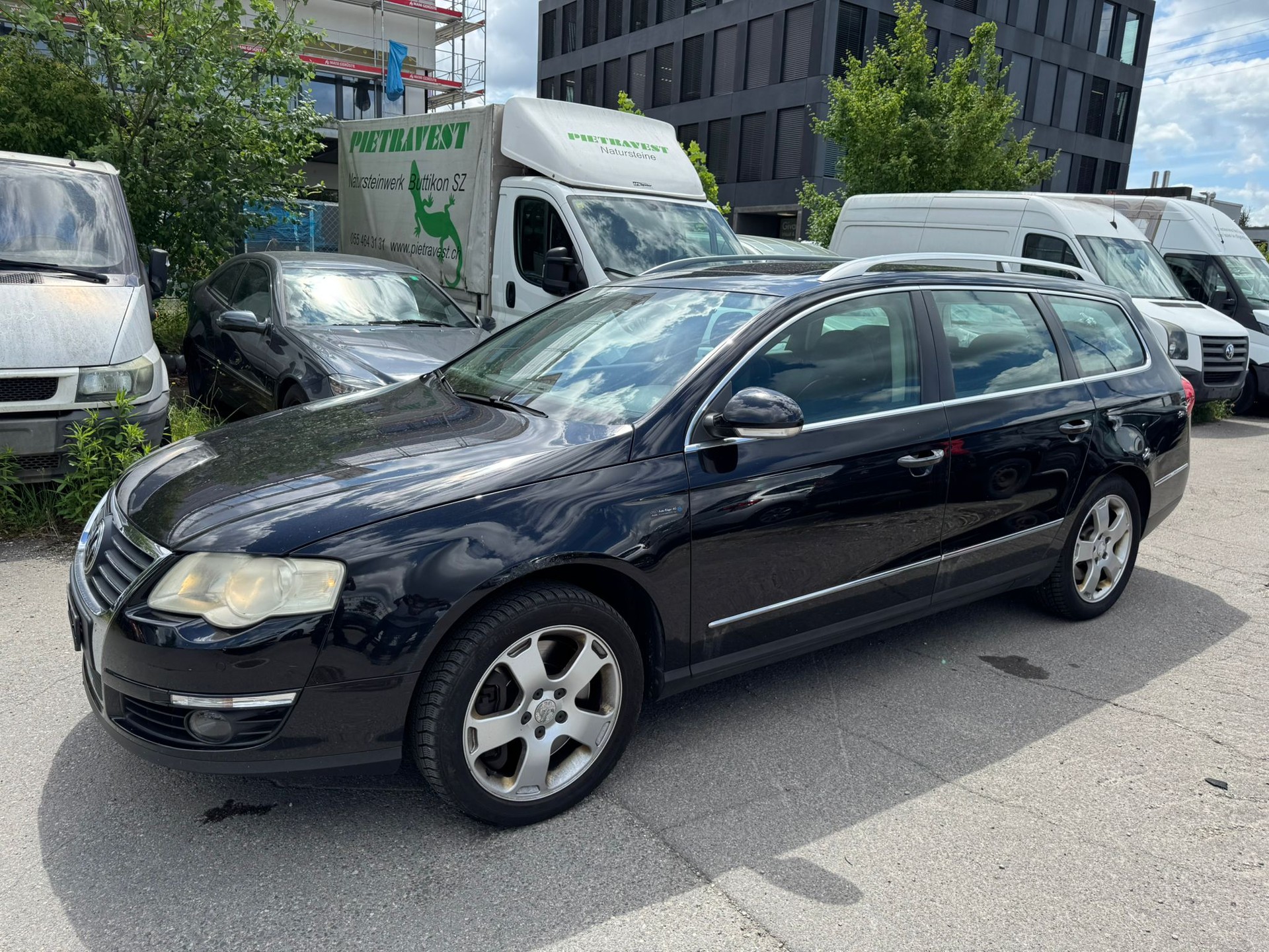 VW Passat Variant 3.2 V6 FSI Highline 4Motion-image-3