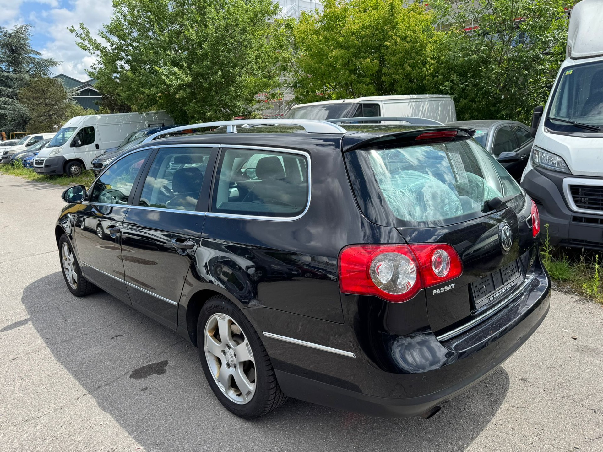 VW Passat Variant 3.2 V6 FSI Highline 4Motion-image-2