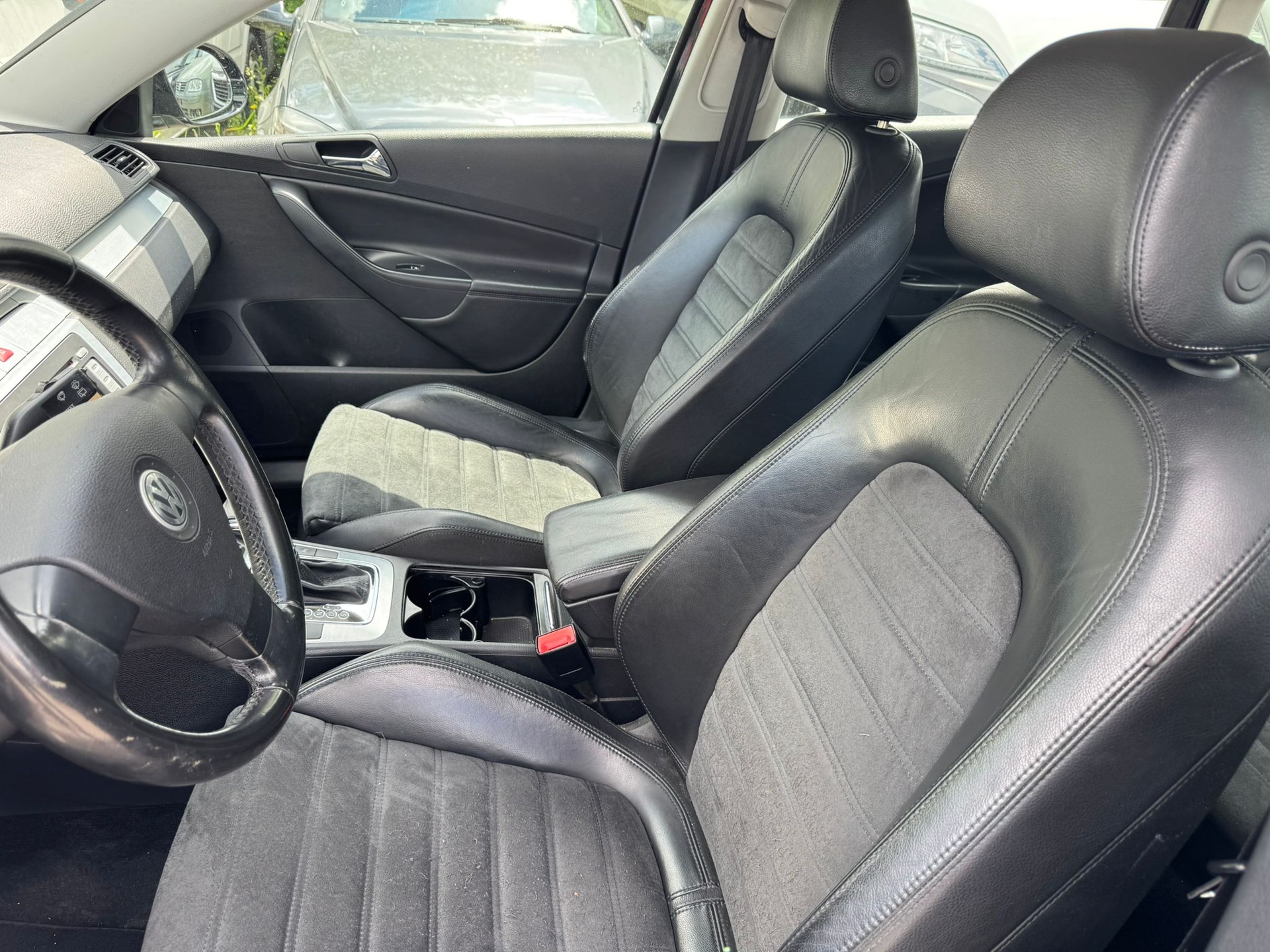 VW Passat Variant 3.2 V6 FSI Highline 4Motion-image-7
