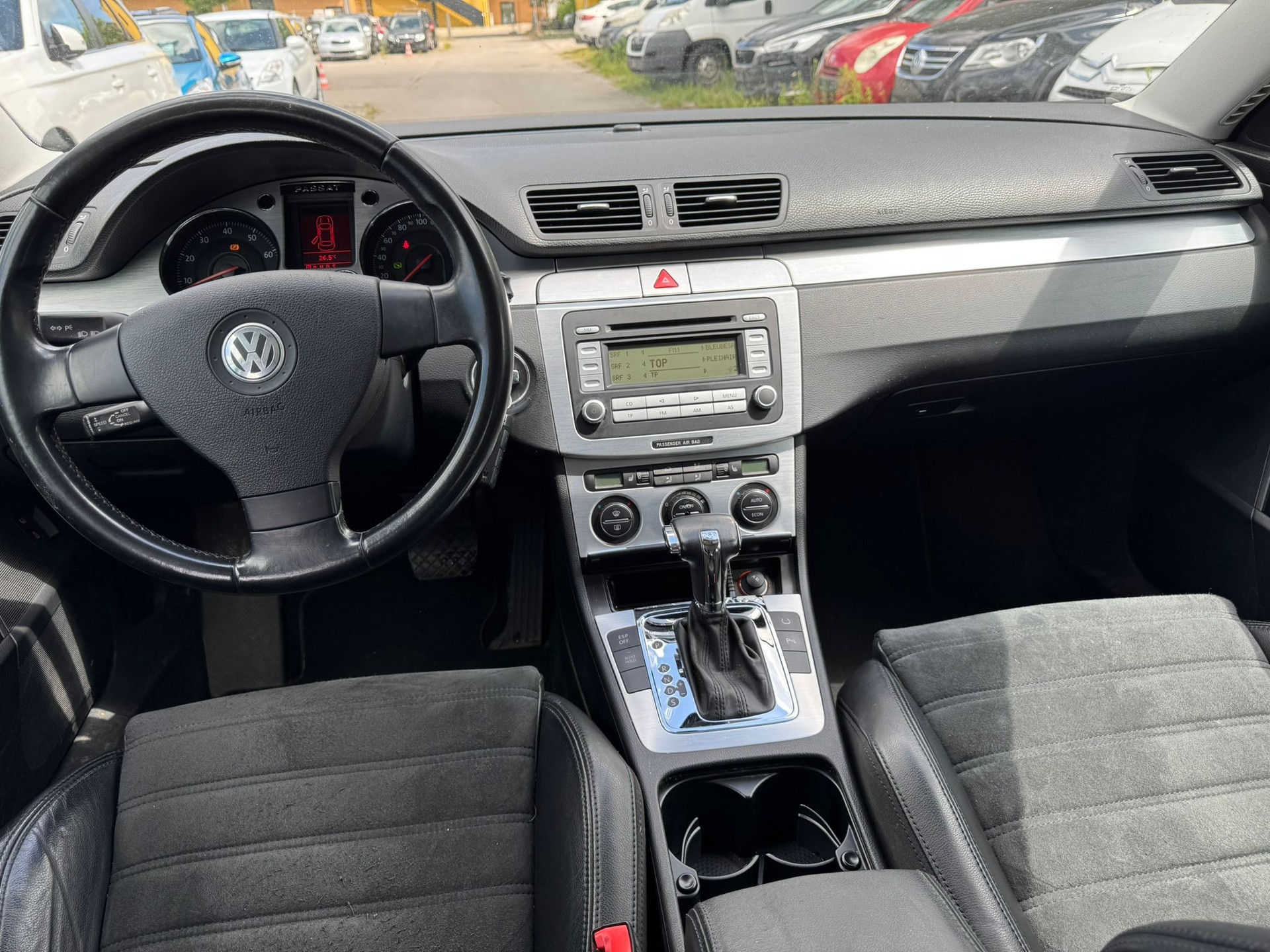 VW Passat Variant 3.2 V6 FSI Highline 4Motion-image-6